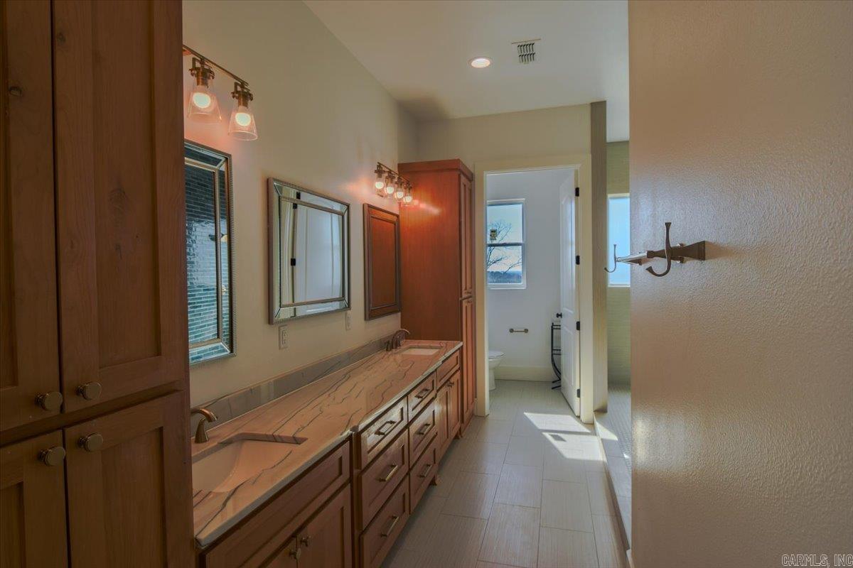 1688 S Silverthorne  Little Rock, AR