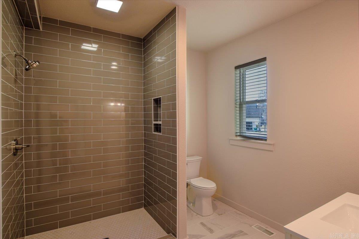 1688 S Silverthorne  Little Rock, AR