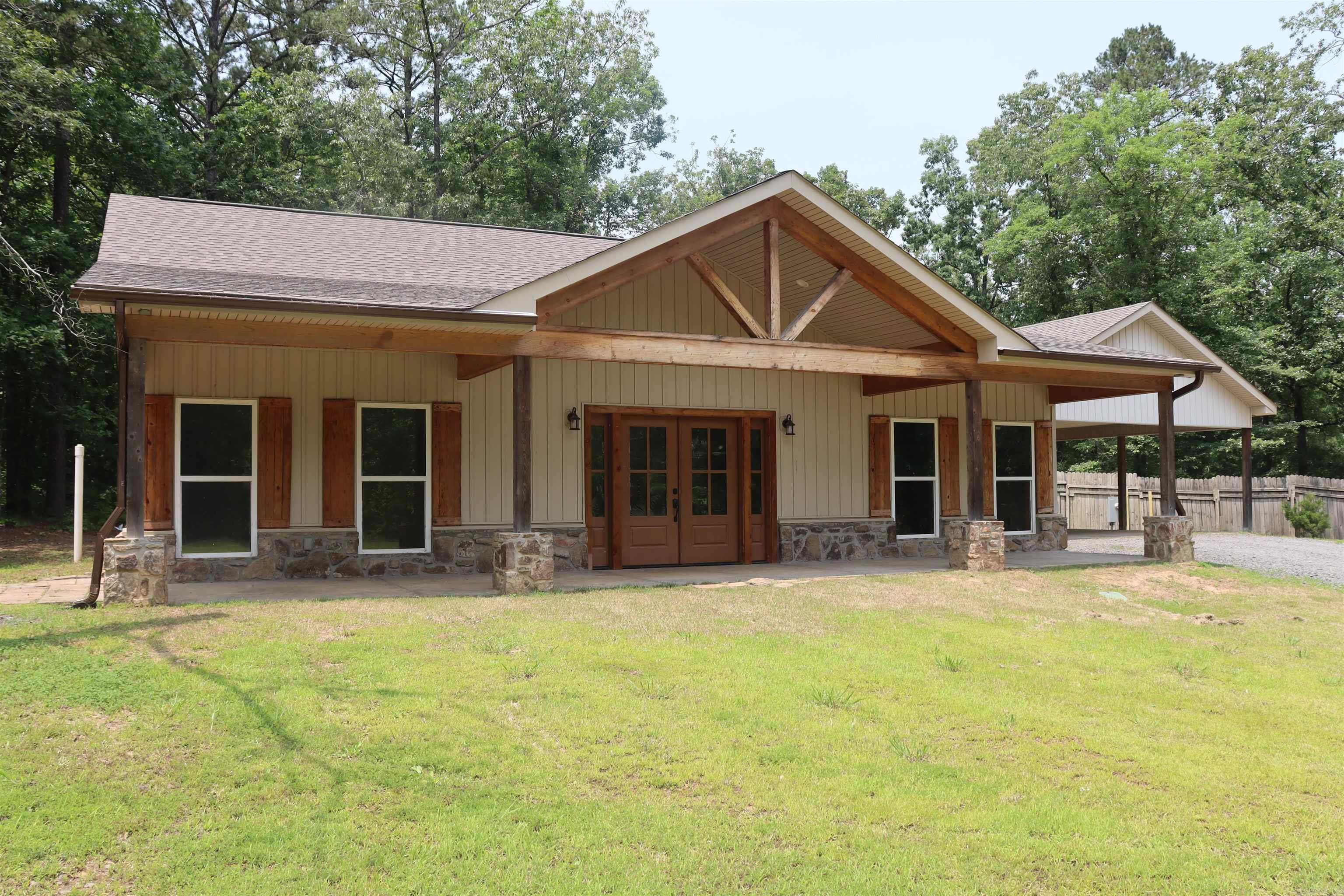 426 Bondair Road  Greers Ferry, AR