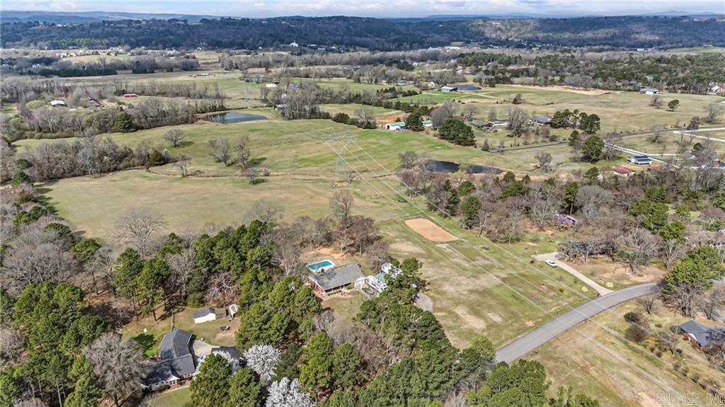 511 Wakerobin Russellville, AR 72802