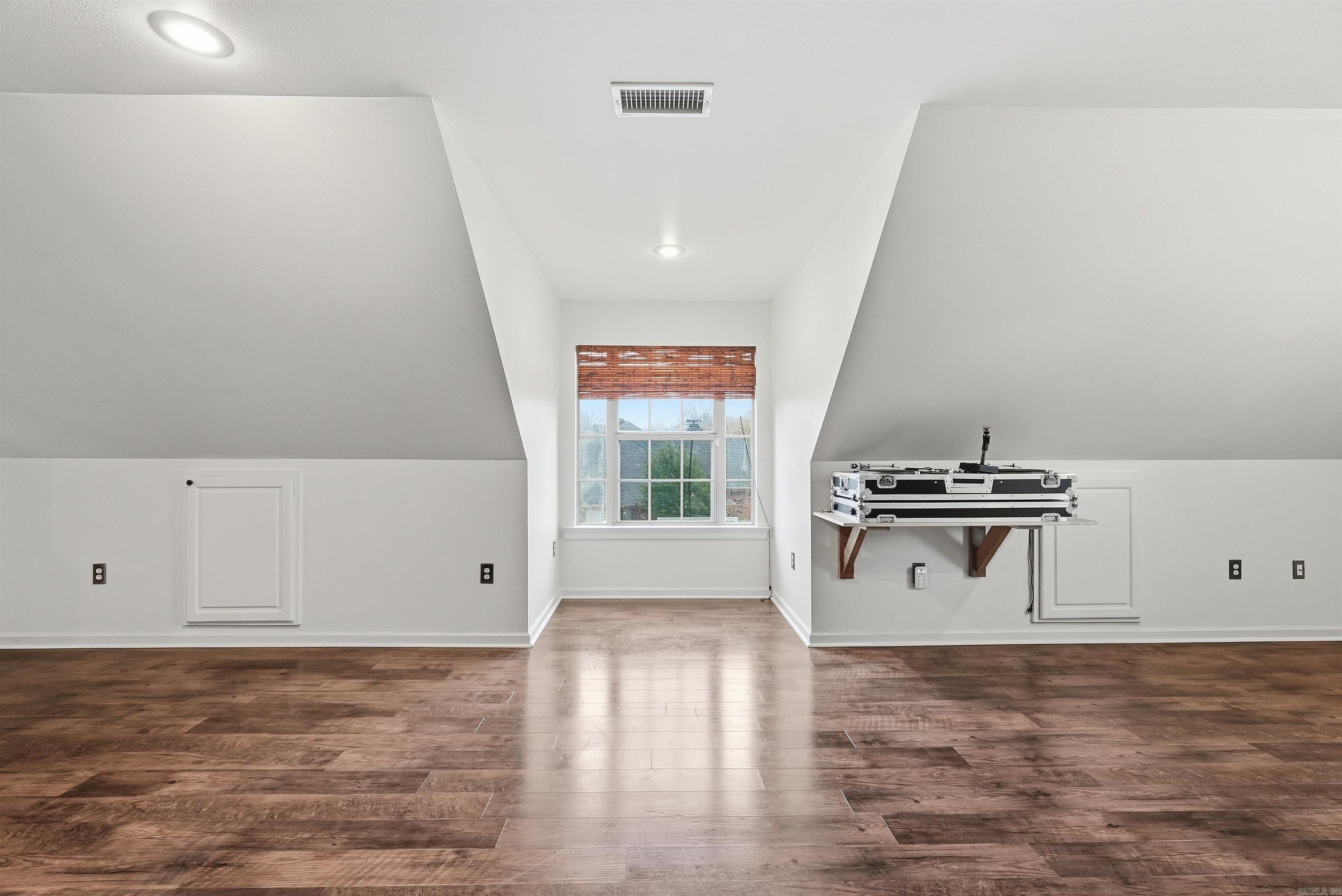 1930 Columbia Dr  Conway, AR