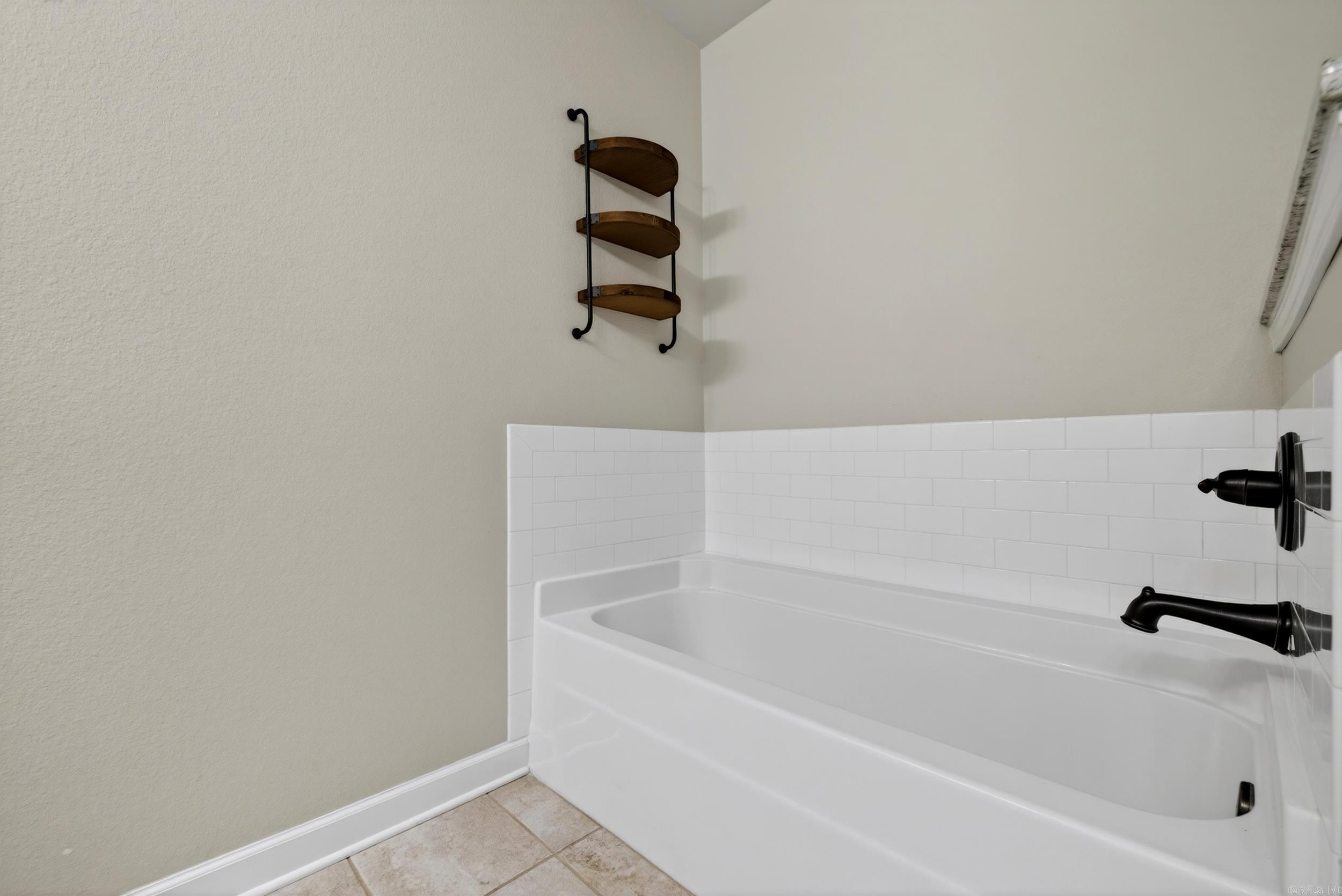 10 Mallard  Austin, AR