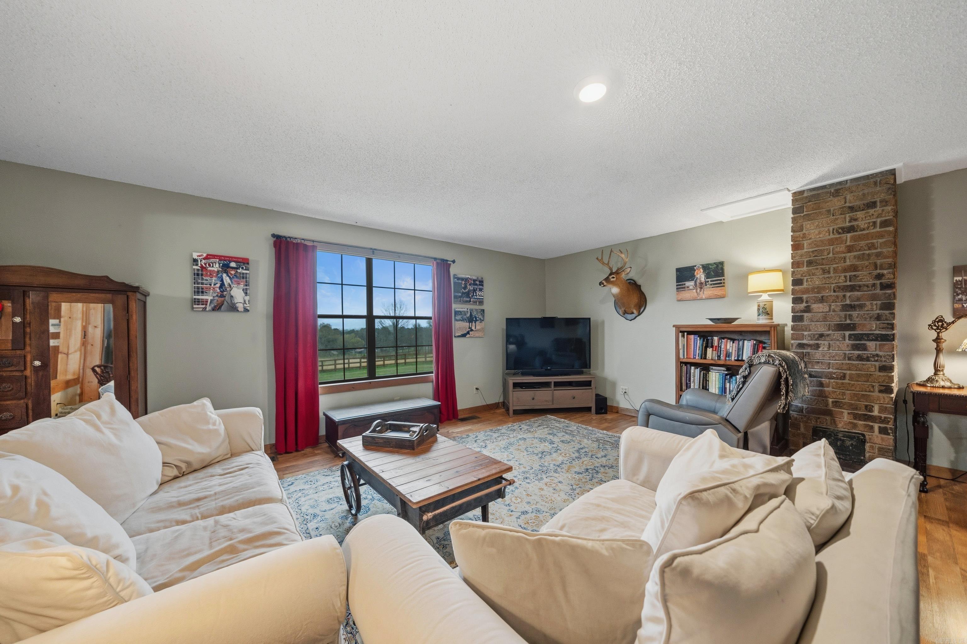 2076 Chestnut  Bismarck, AR