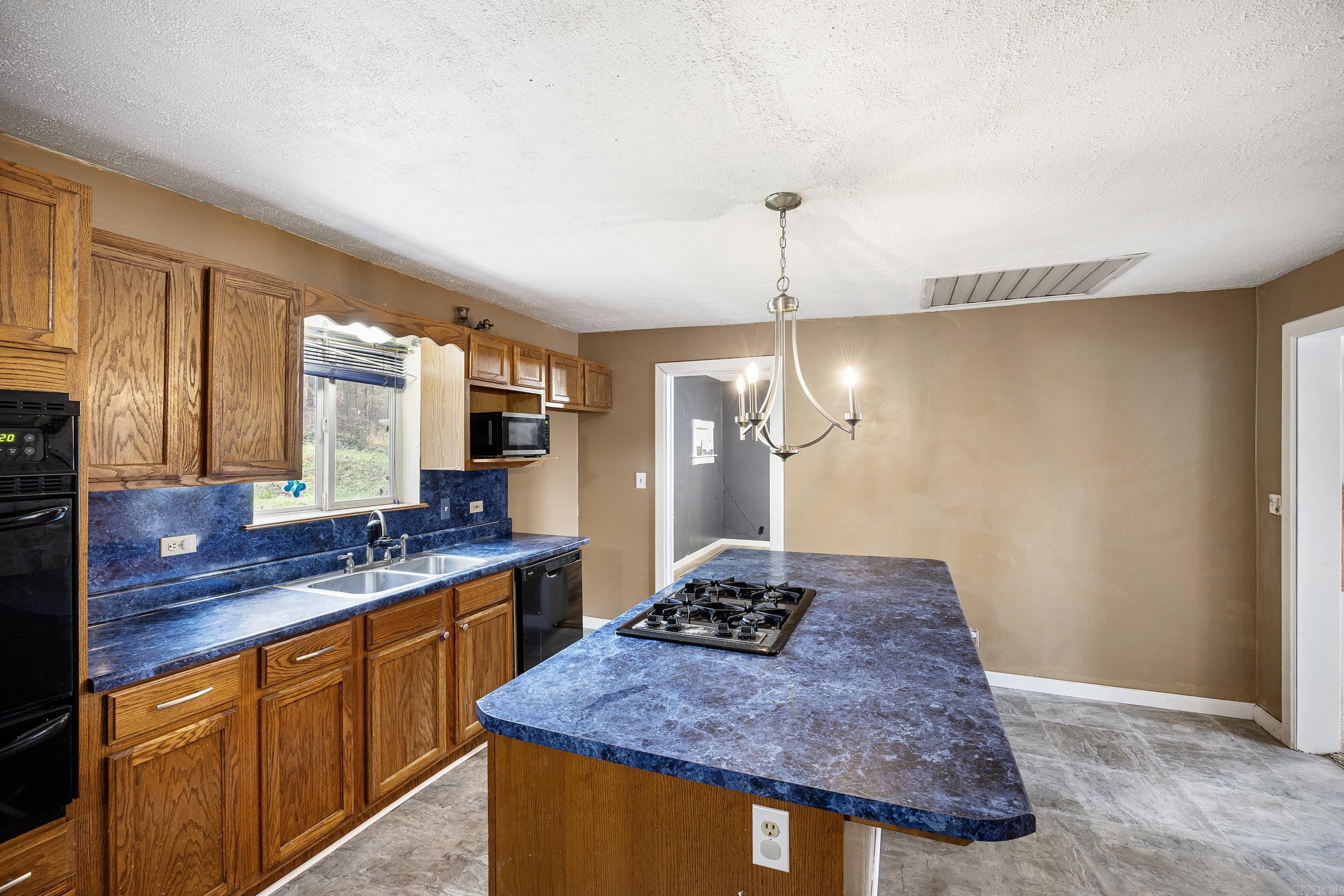 1068 County Road 2503  Hartman, AR