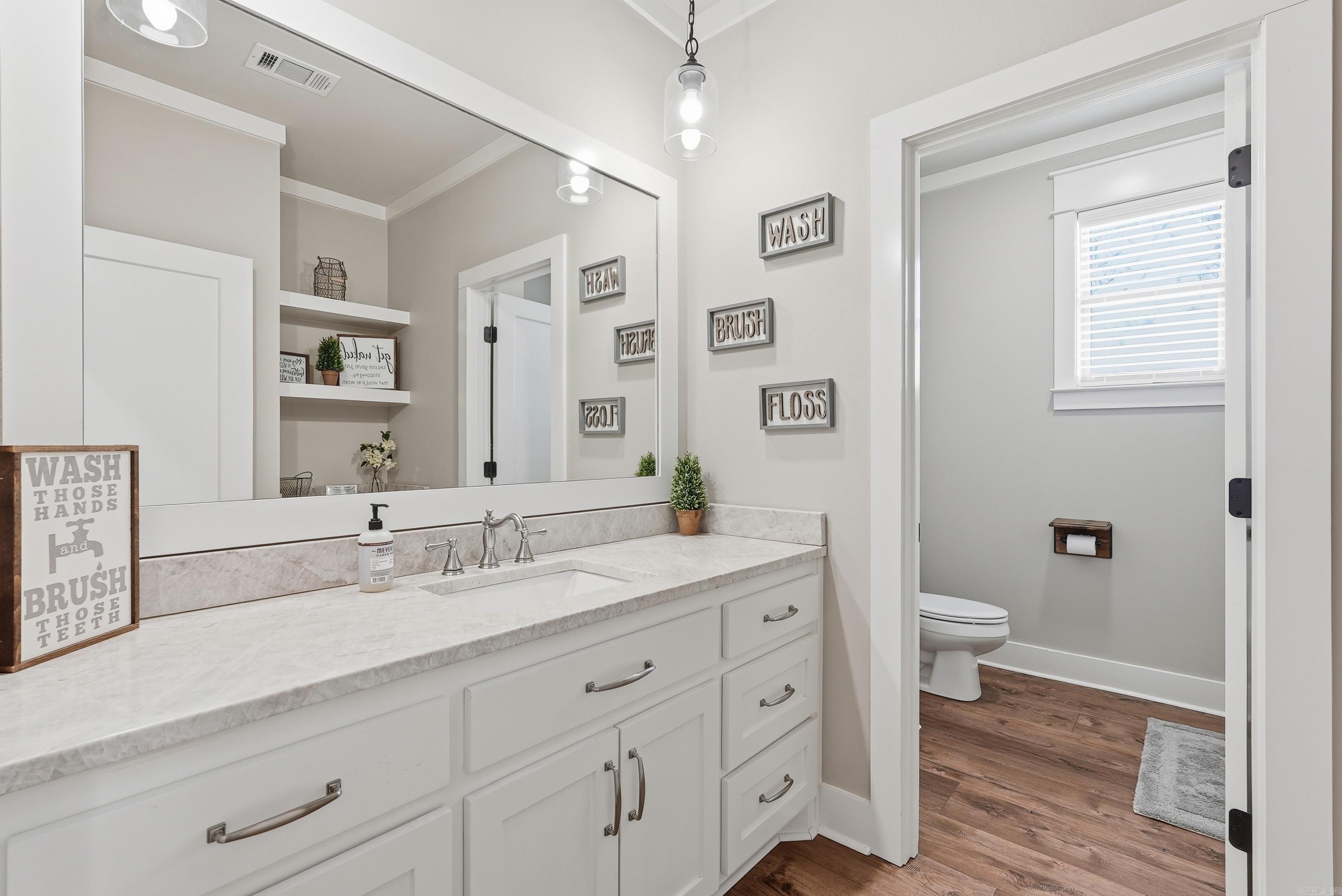 5048 Westridge Cir  Benton, AR