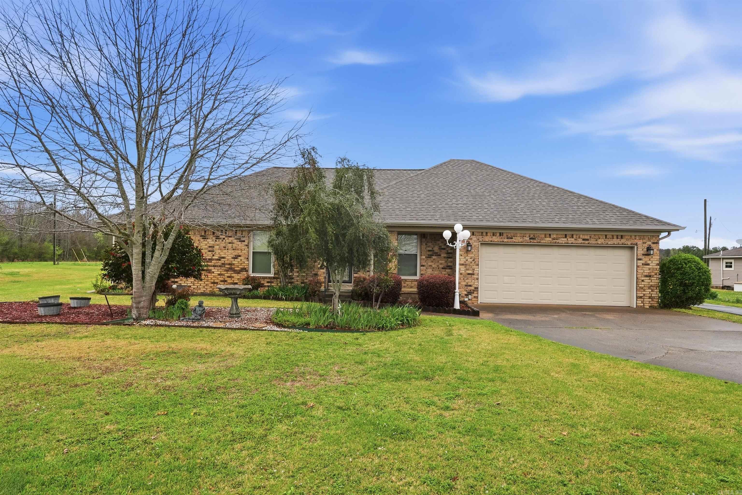 17 N Church  Vilonia, AR