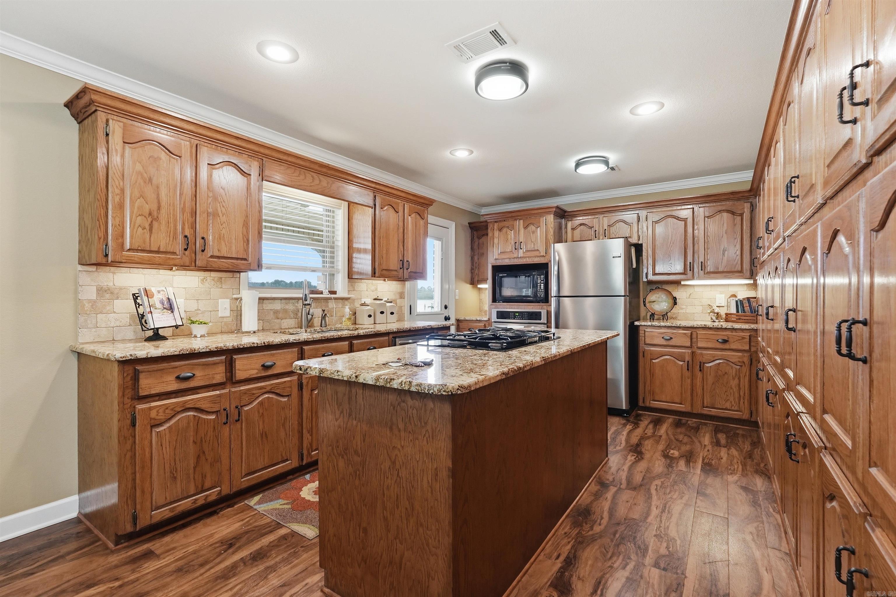 17 N Church  Vilonia, AR