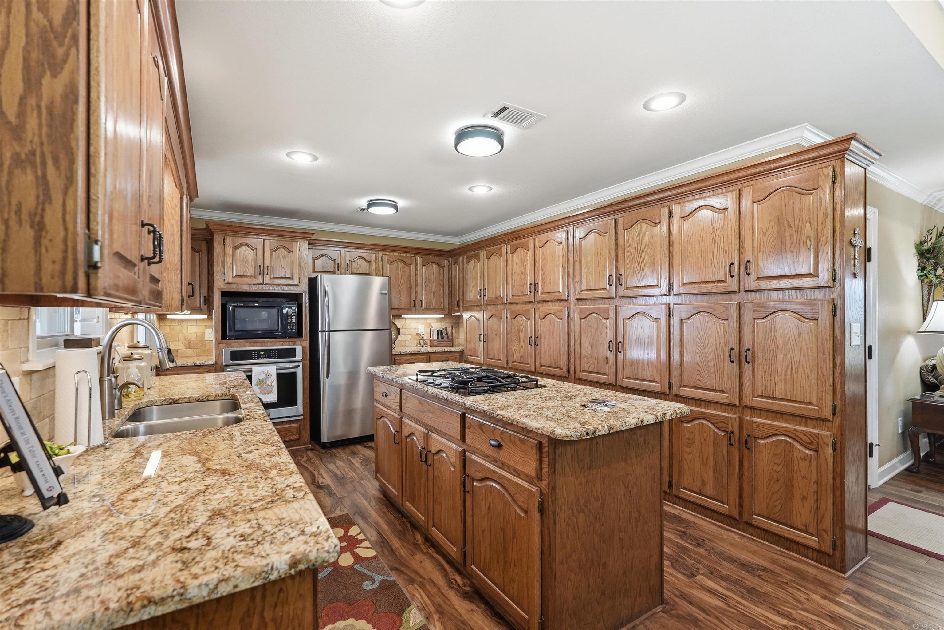 17 N Church  Vilonia, AR