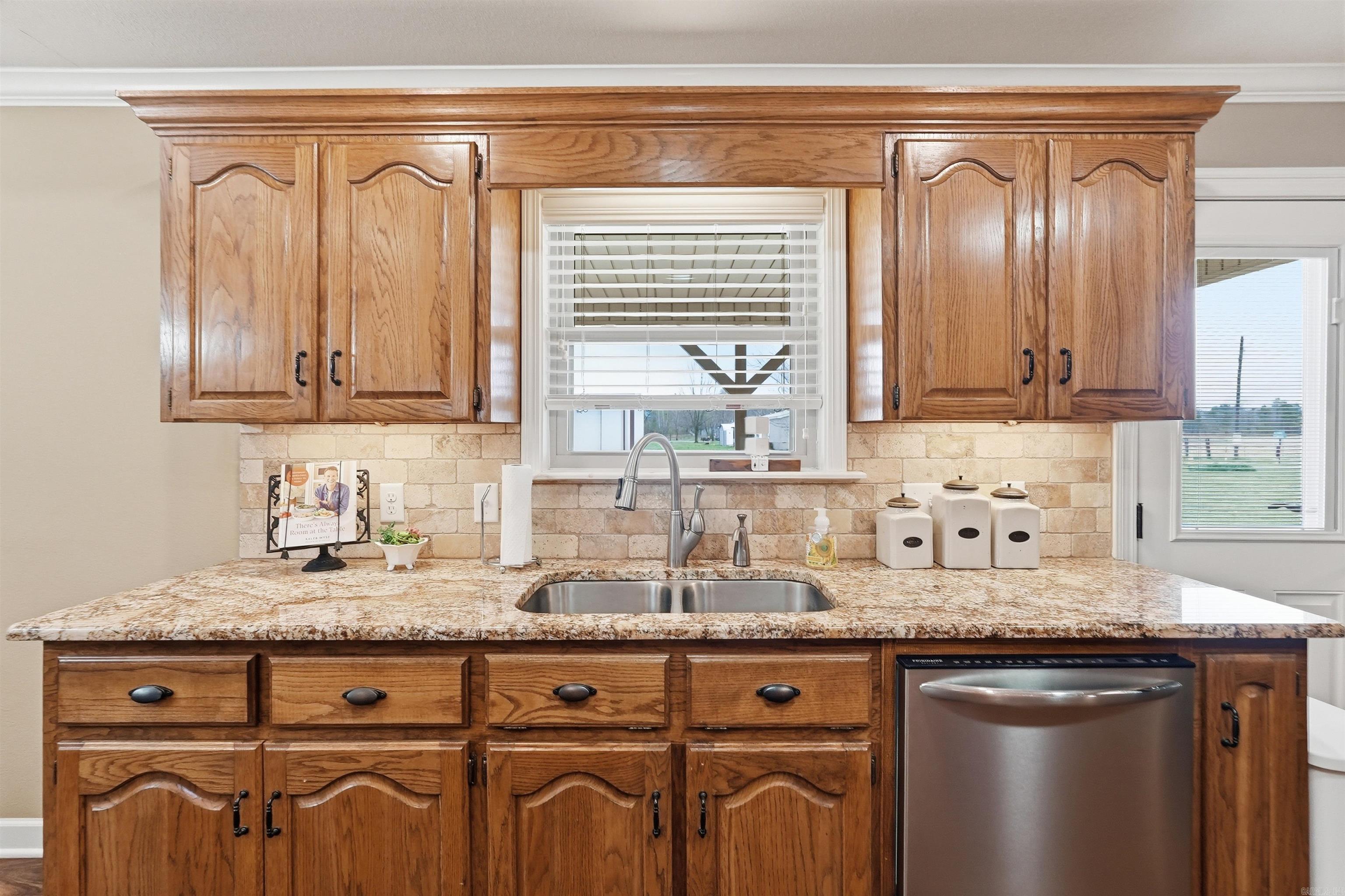 17 N Church  Vilonia, AR