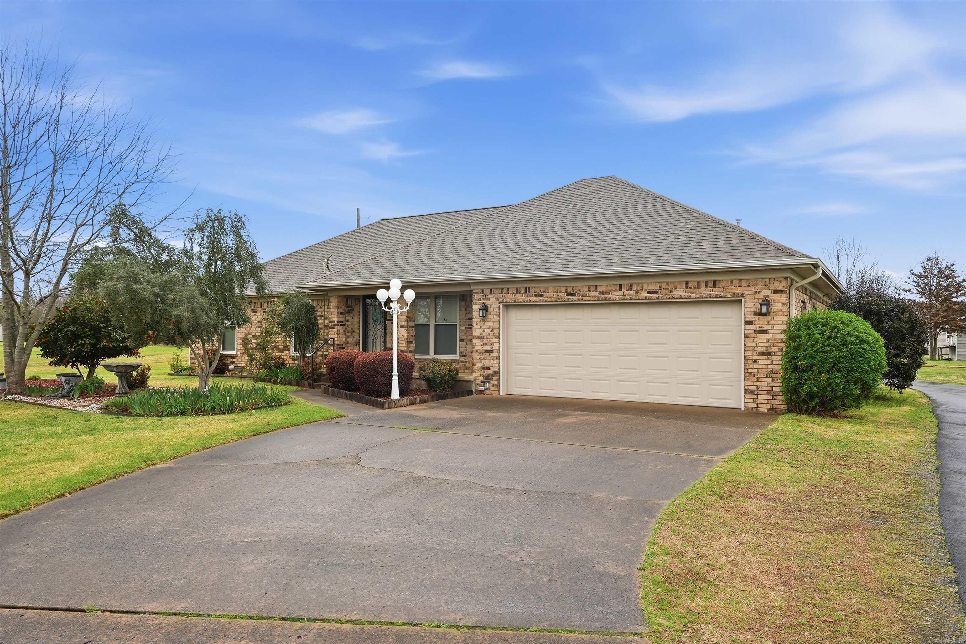 17 N Church  Vilonia, AR