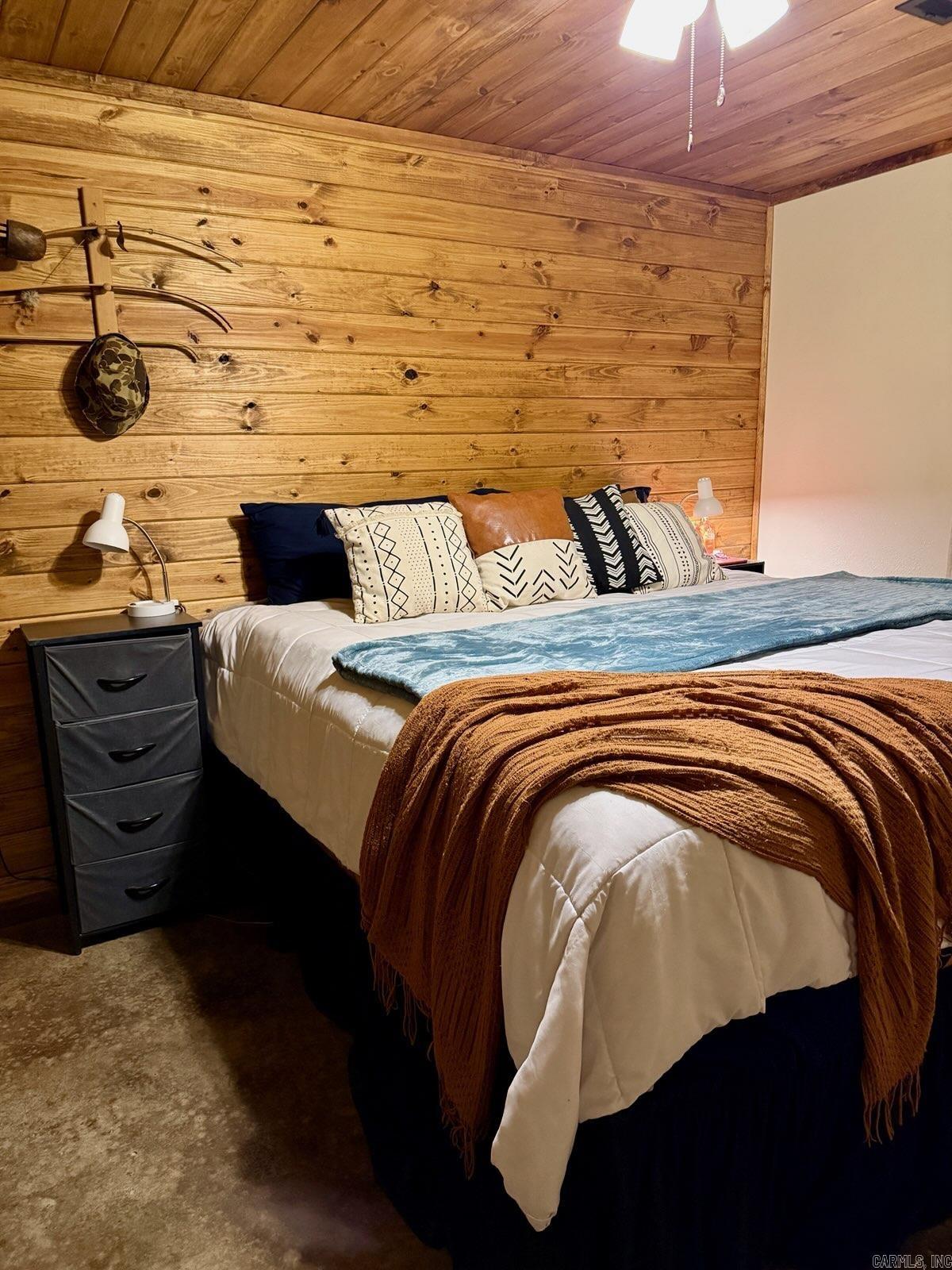 6 Miners  Mount Ida, AR