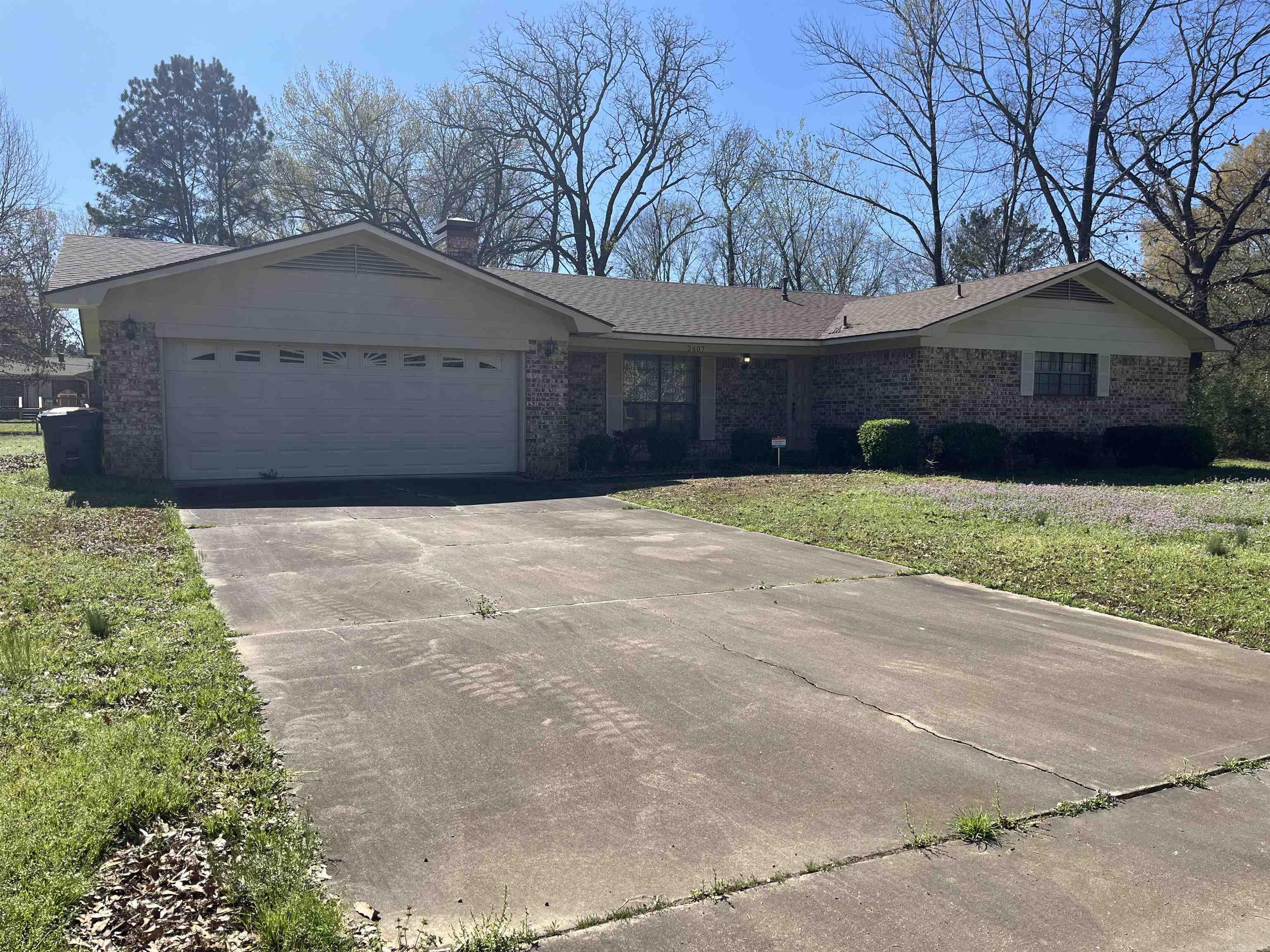 2607 W E  Russellville, AR