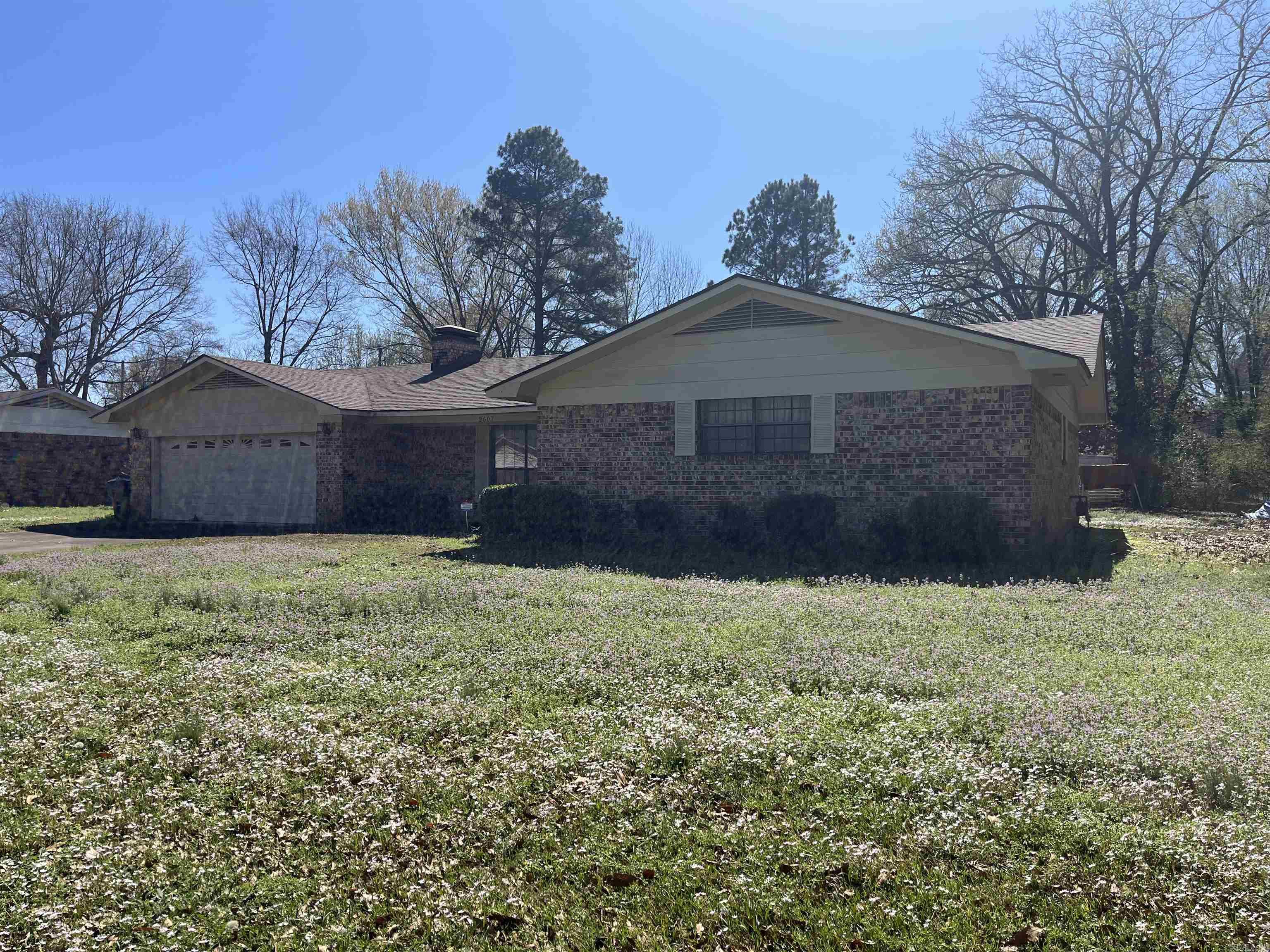 2607 W E  Russellville, AR