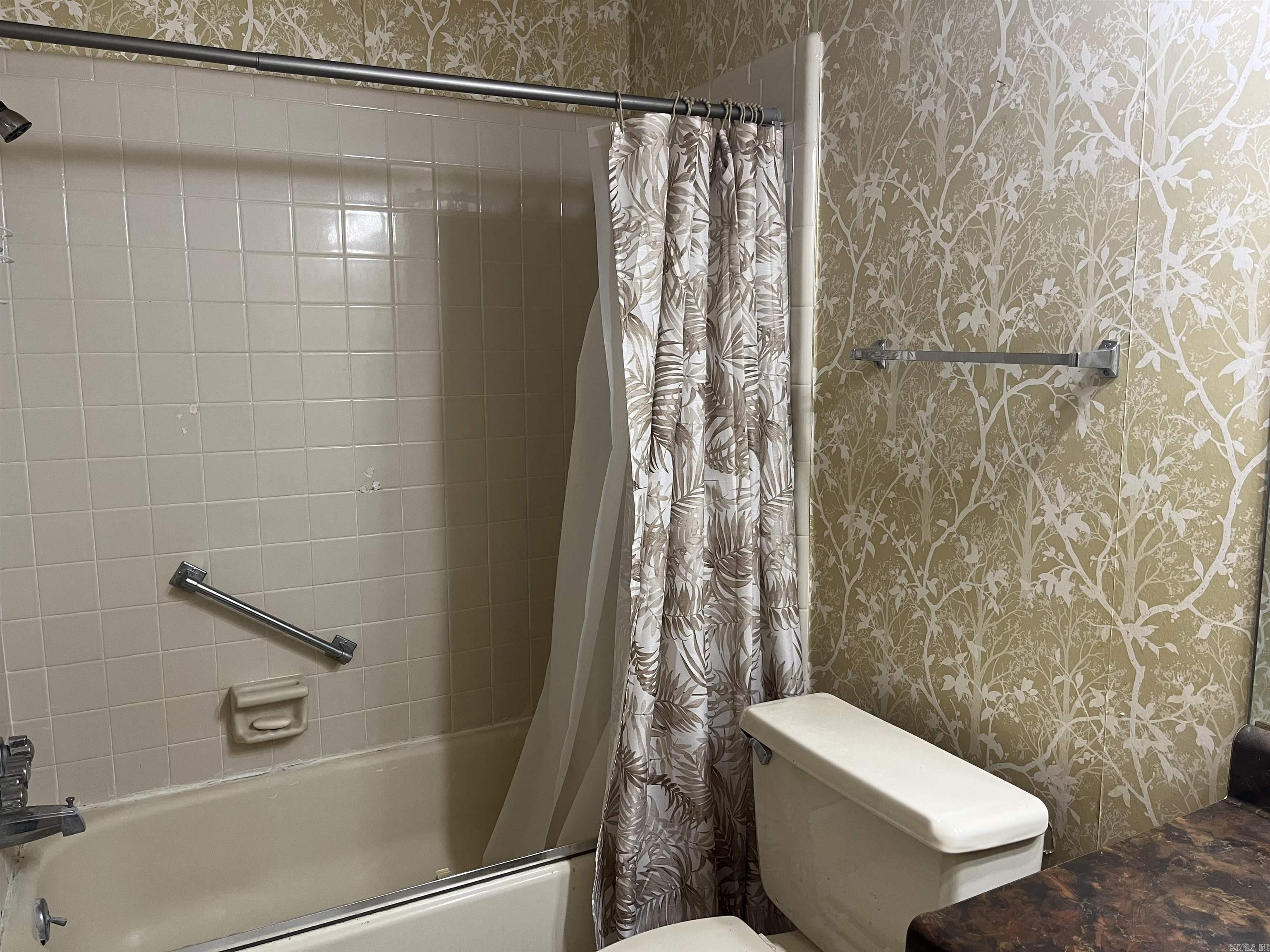 2607 W E  Russellville, AR