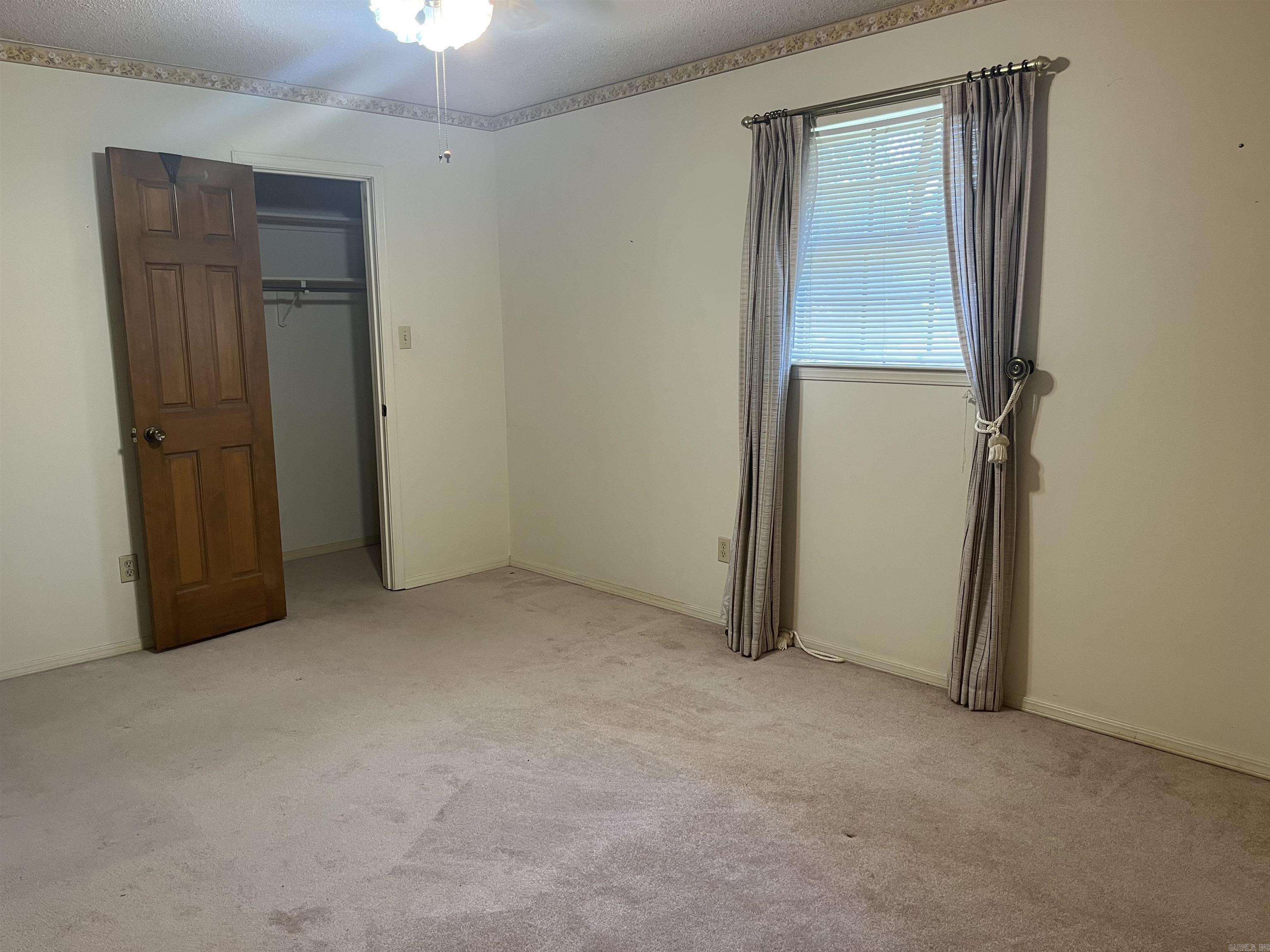 2607 W E  Russellville, AR