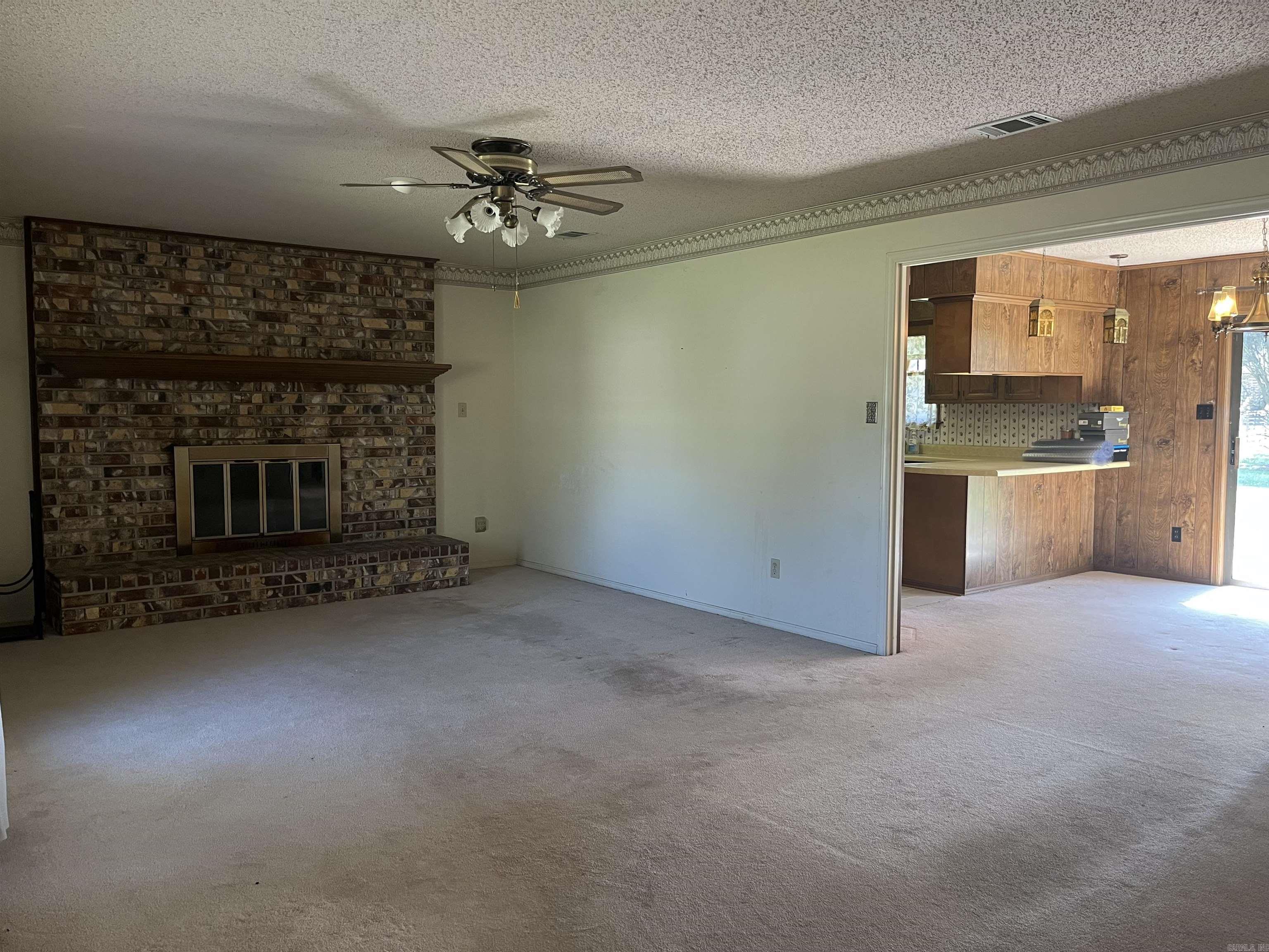 2607 W E  Russellville, AR