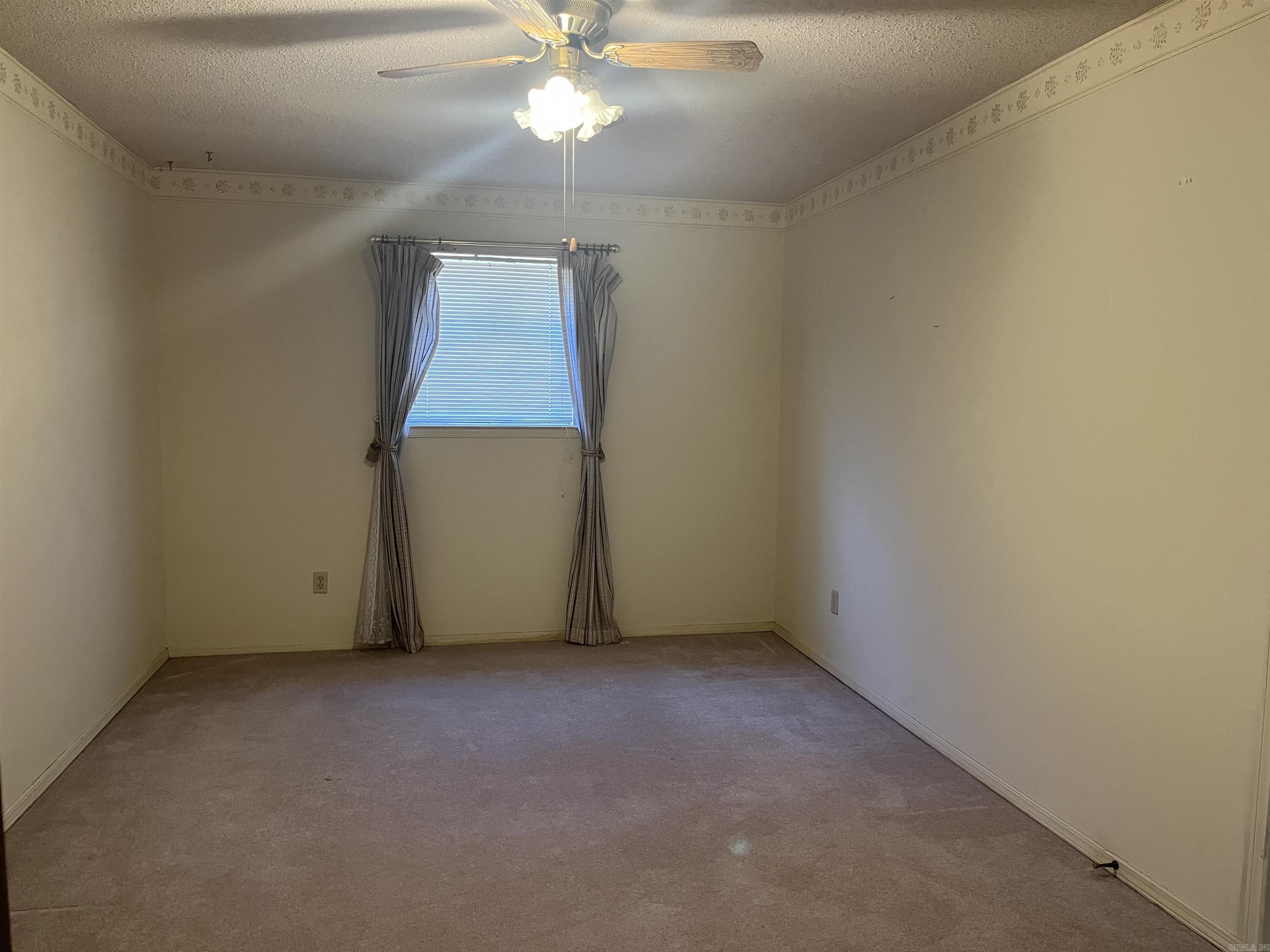 2607 W E  Russellville, AR