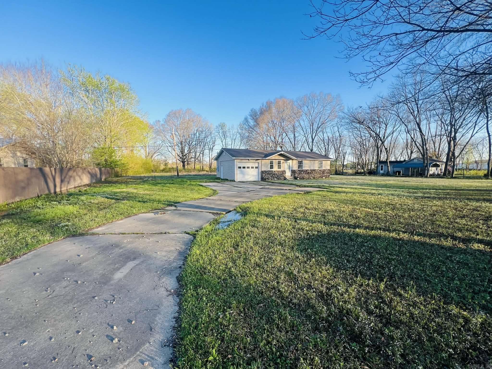 723 E Center  Beebe, AR