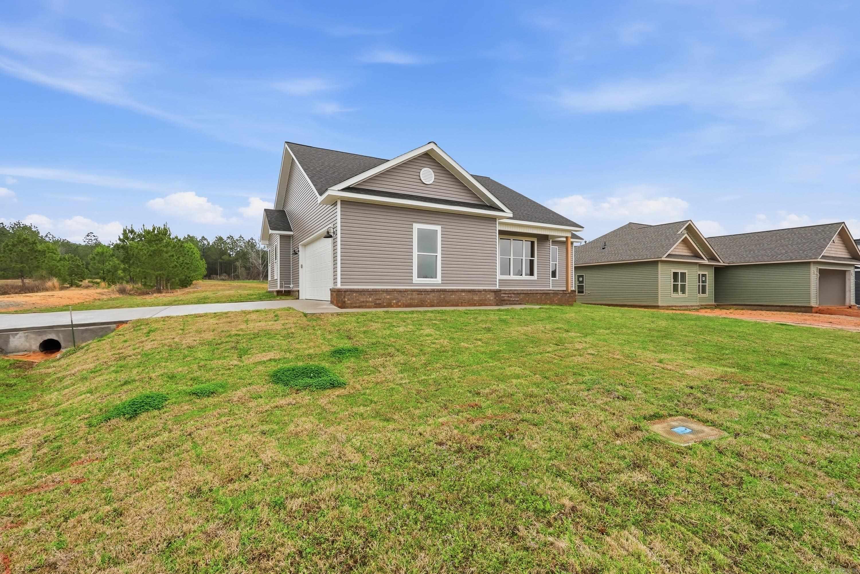 300 Doe  Hensley, AR