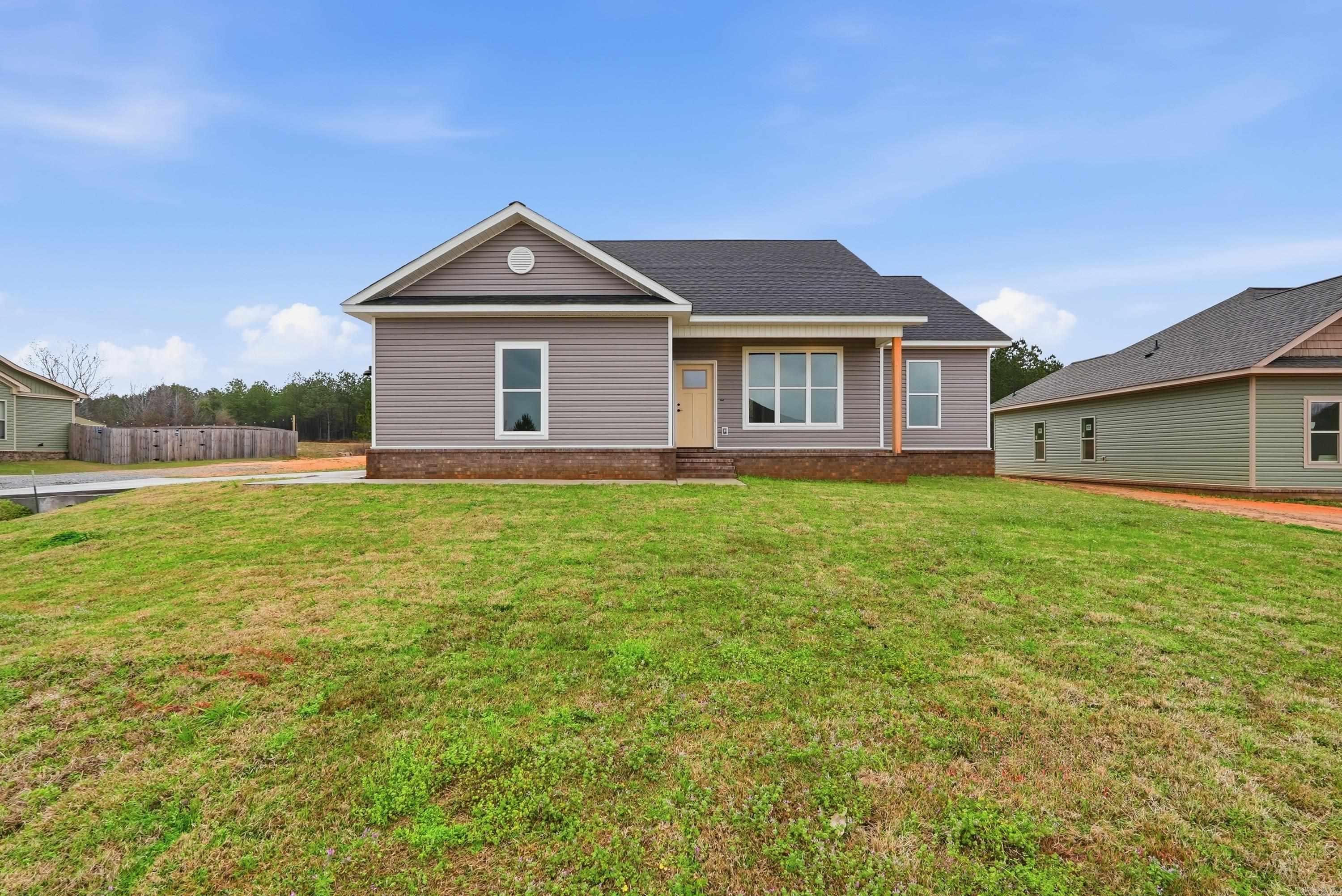 300 Doe  Hensley, AR