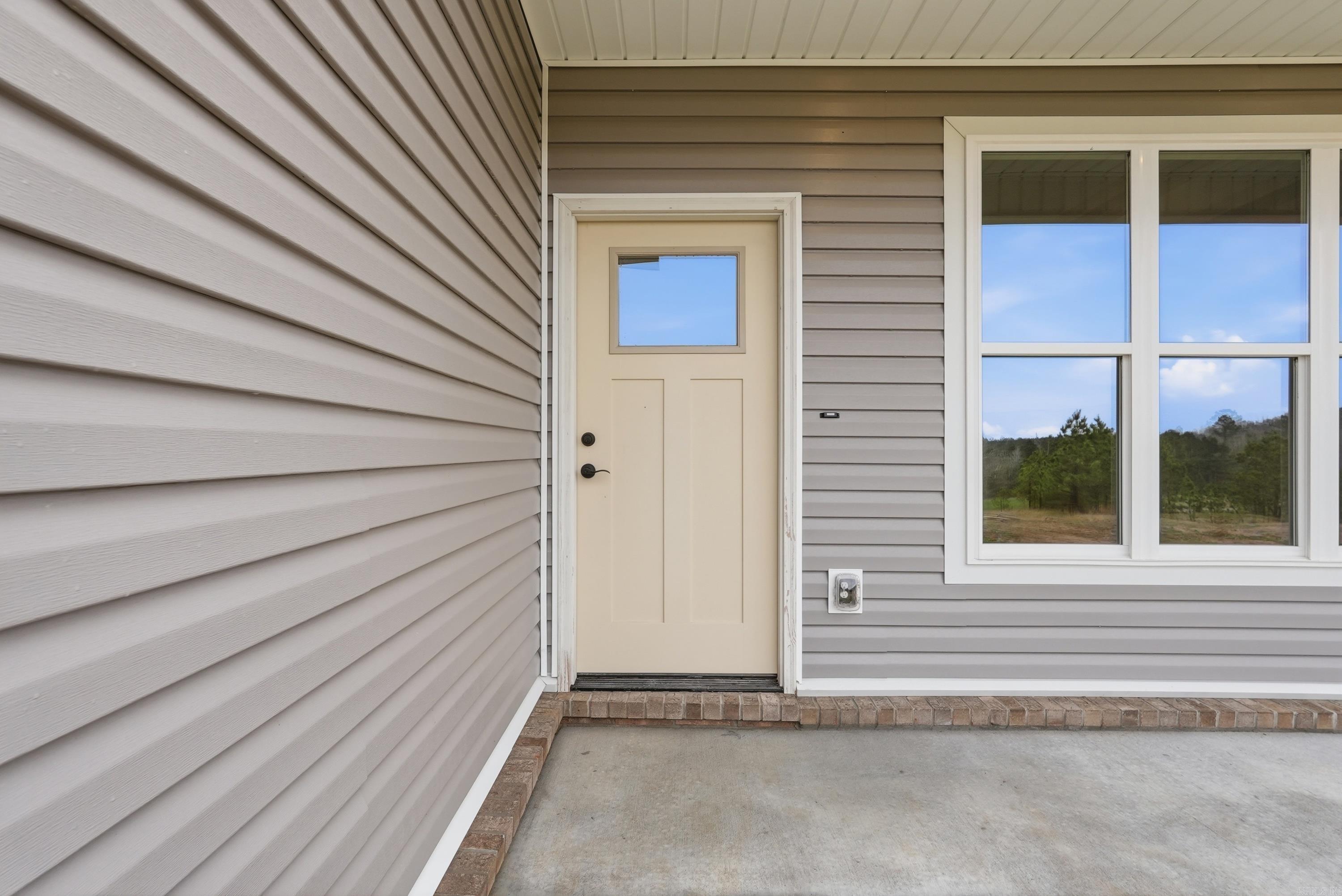 300 Doe  Hensley, AR