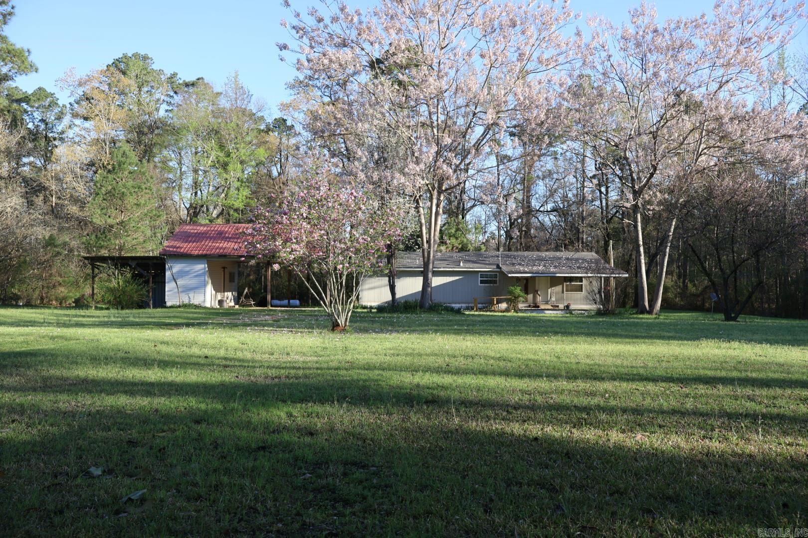 910 & 920 Reaves Cemetery  New Edinburg, AR