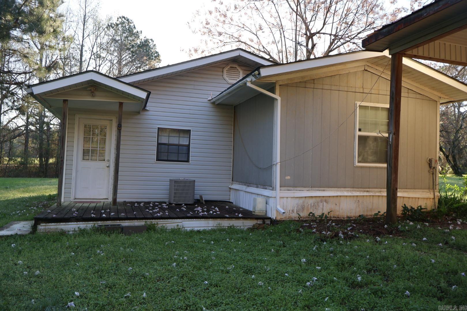 910 & 920 Reaves Cemetery  New Edinburg, AR