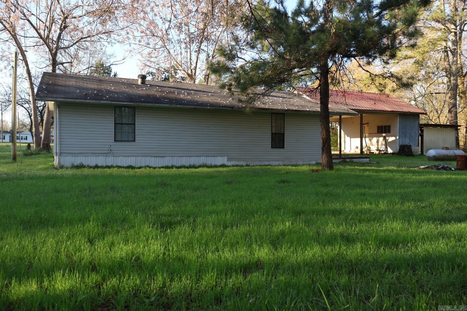 910 & 920 Reaves Cemetery  New Edinburg, AR