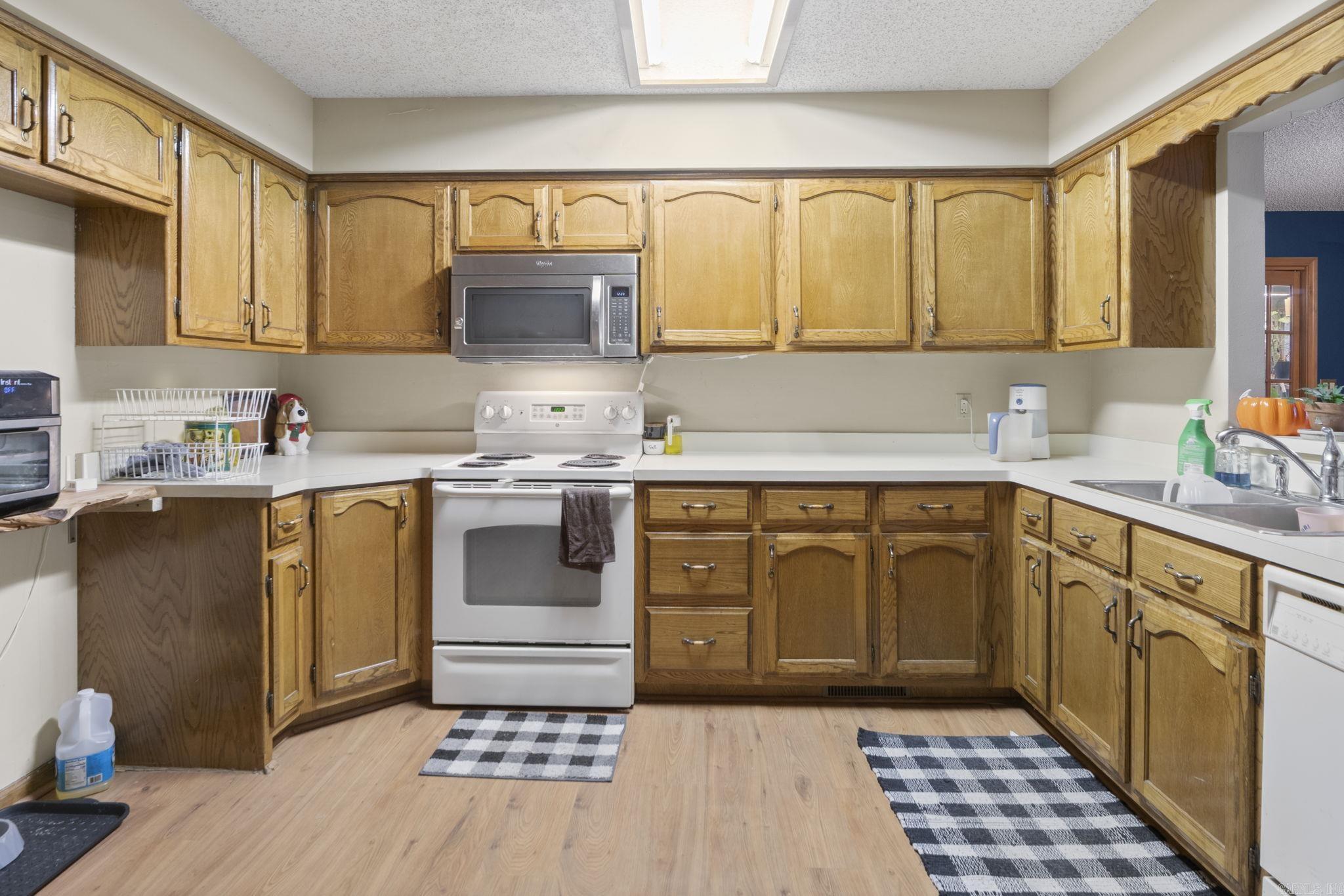 17 Badalona  Hot Springs, AR