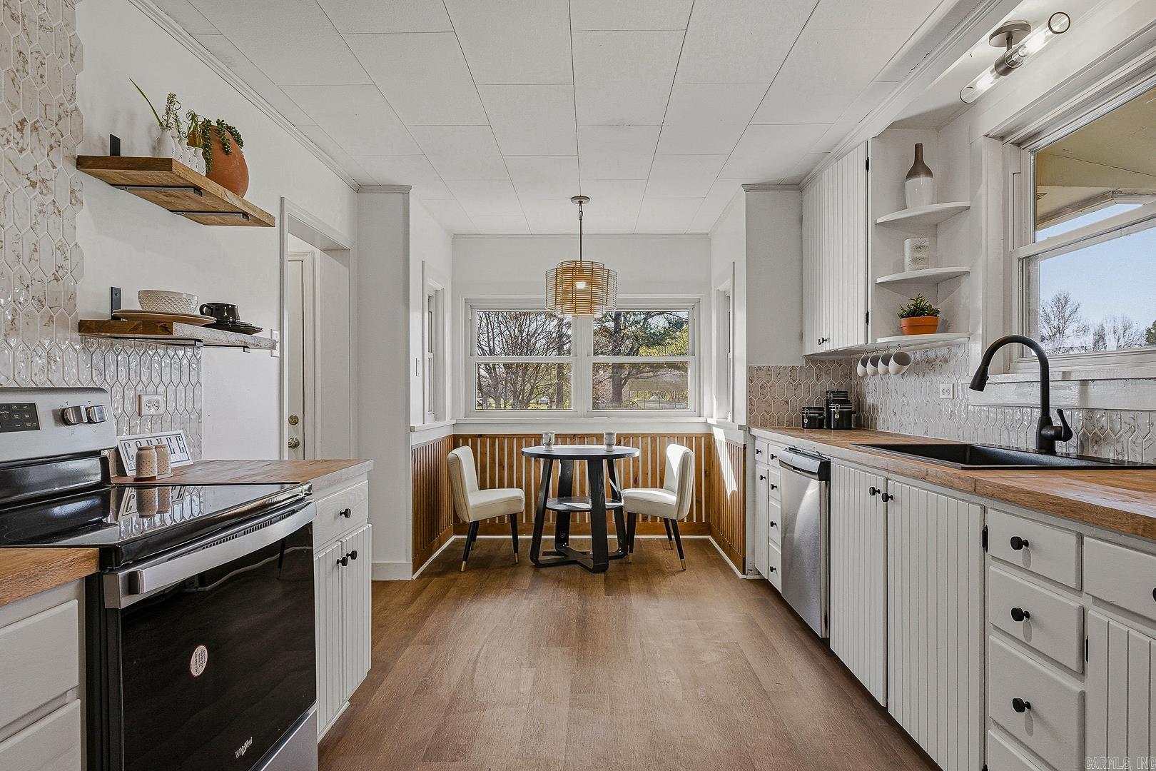 1981 HWY 63 Hoxie, AR 72433