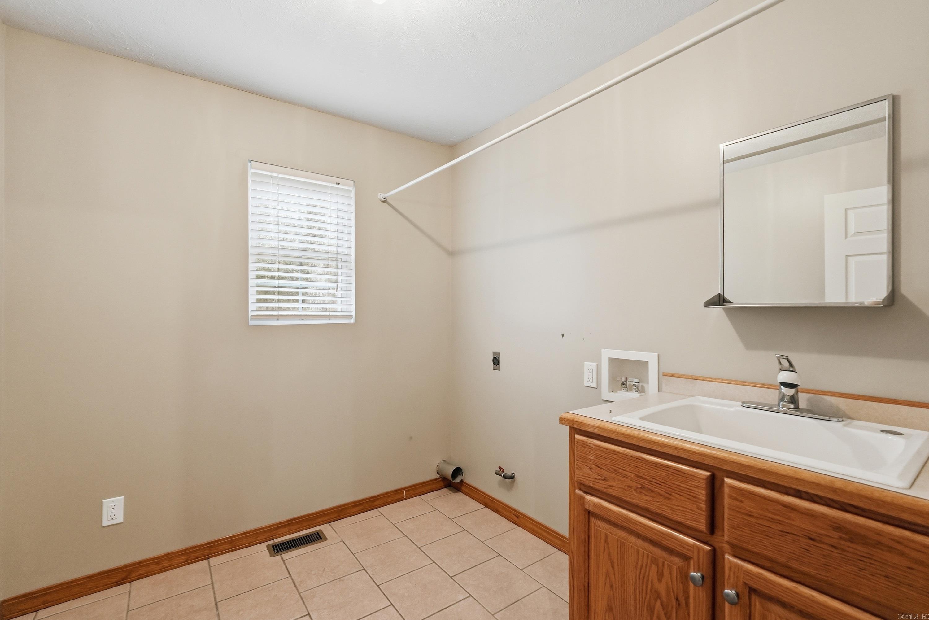 60 Red Fox  Greers Ferry, AR