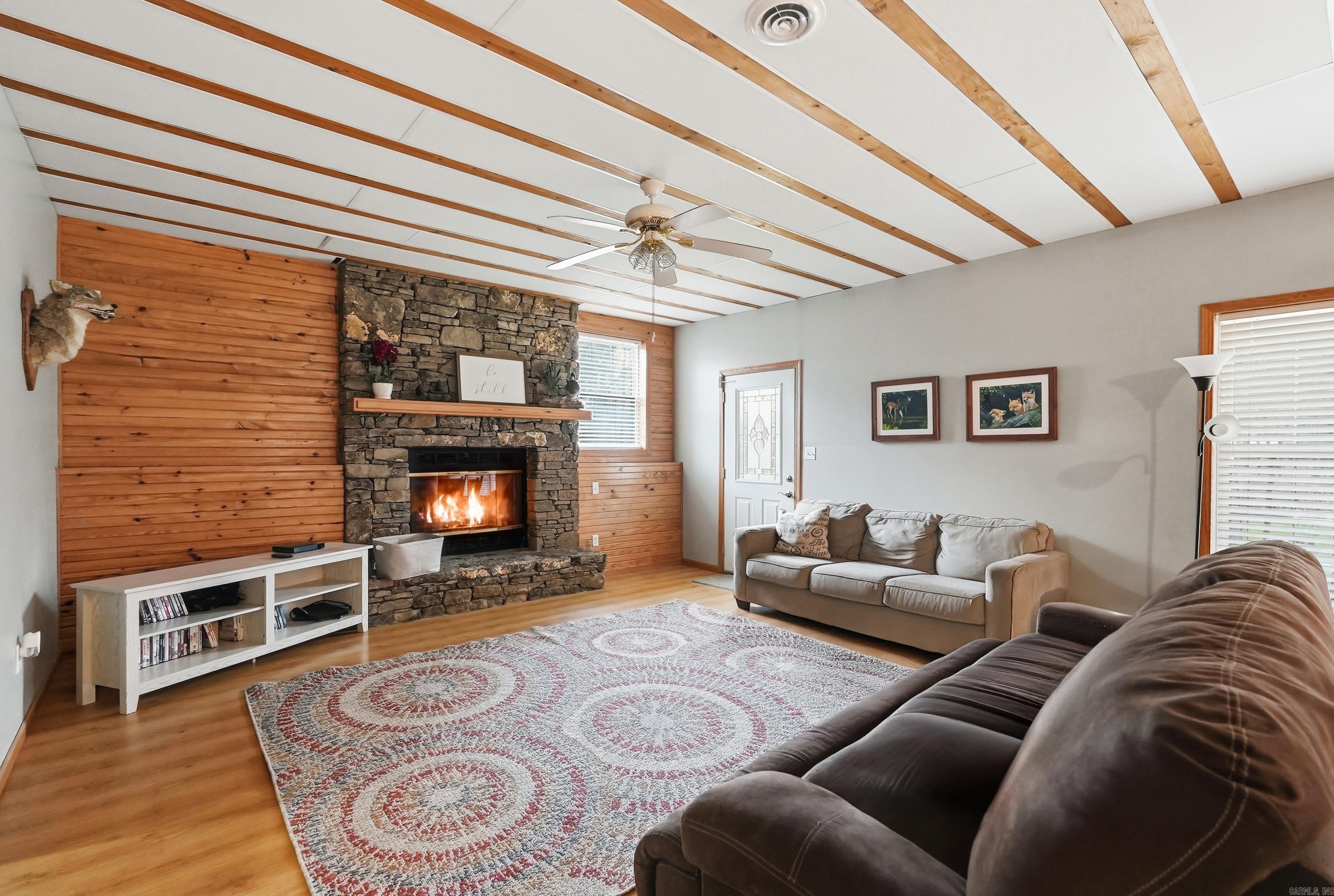 60 Red Fox  Greers Ferry, AR