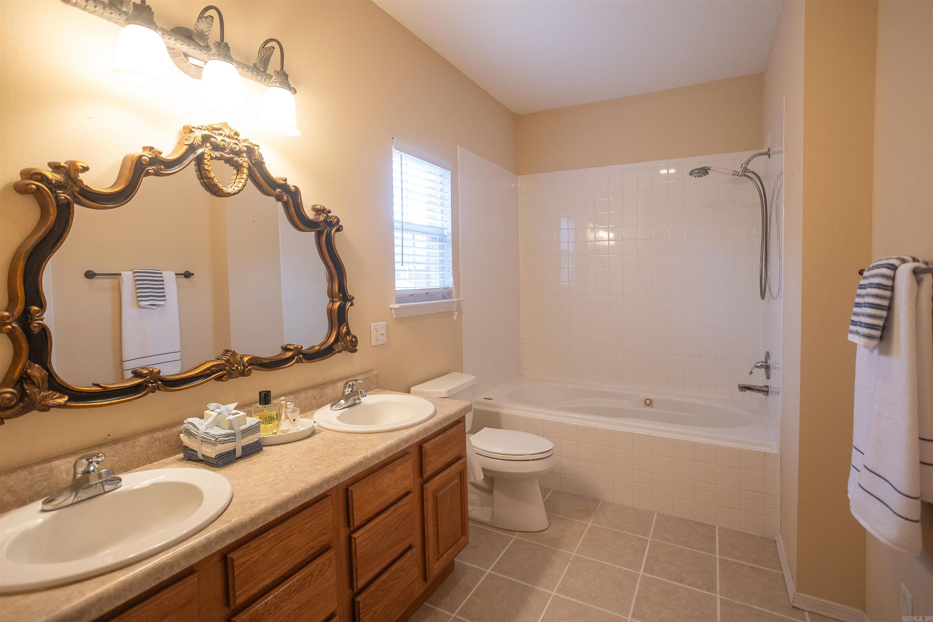 107 Salmon  Russellville, AR