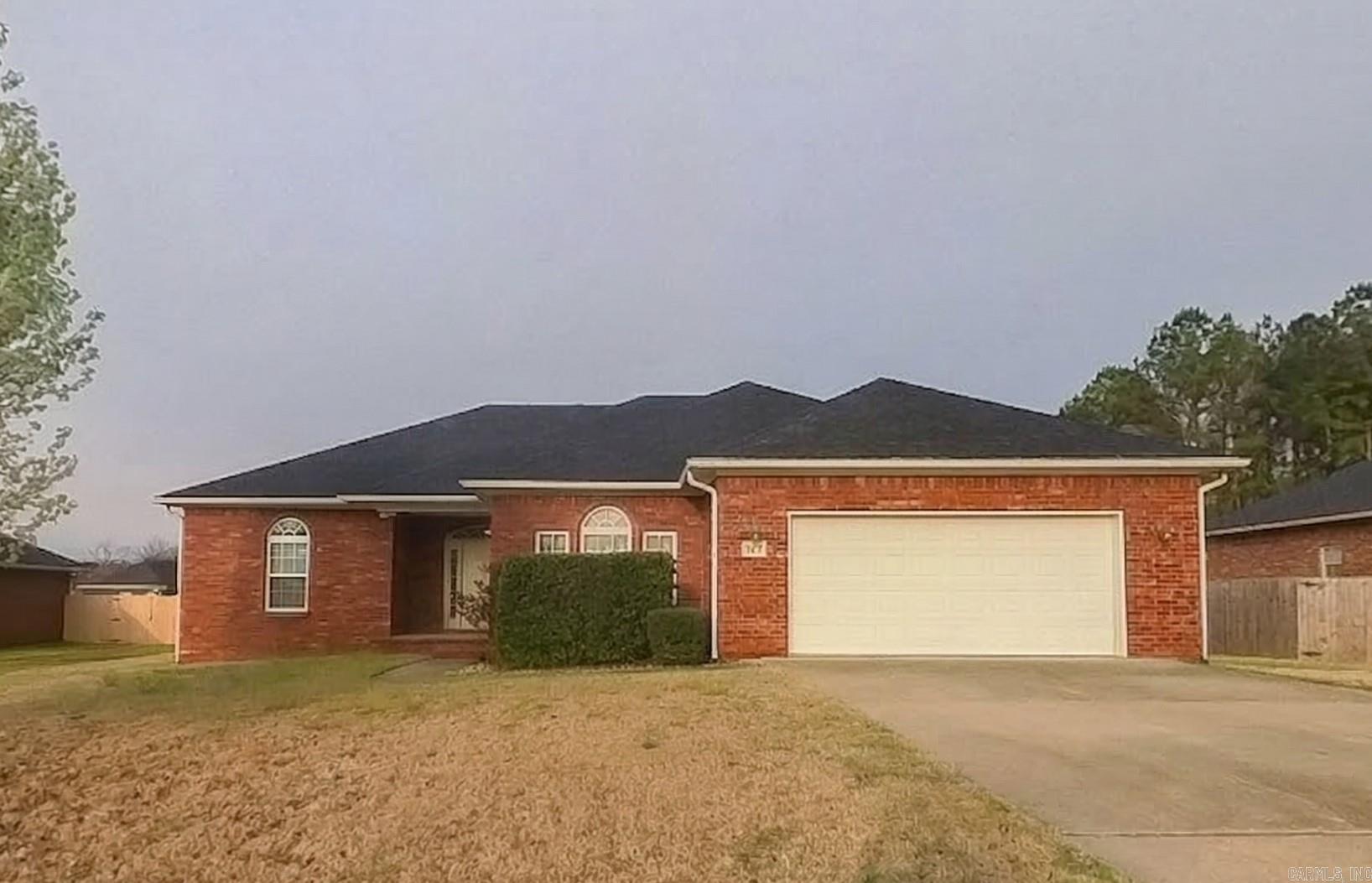 107 Salmon  Russellville, AR