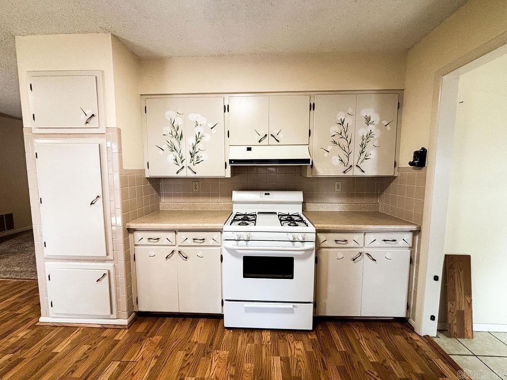 818 Locust  Mountain Home, AR