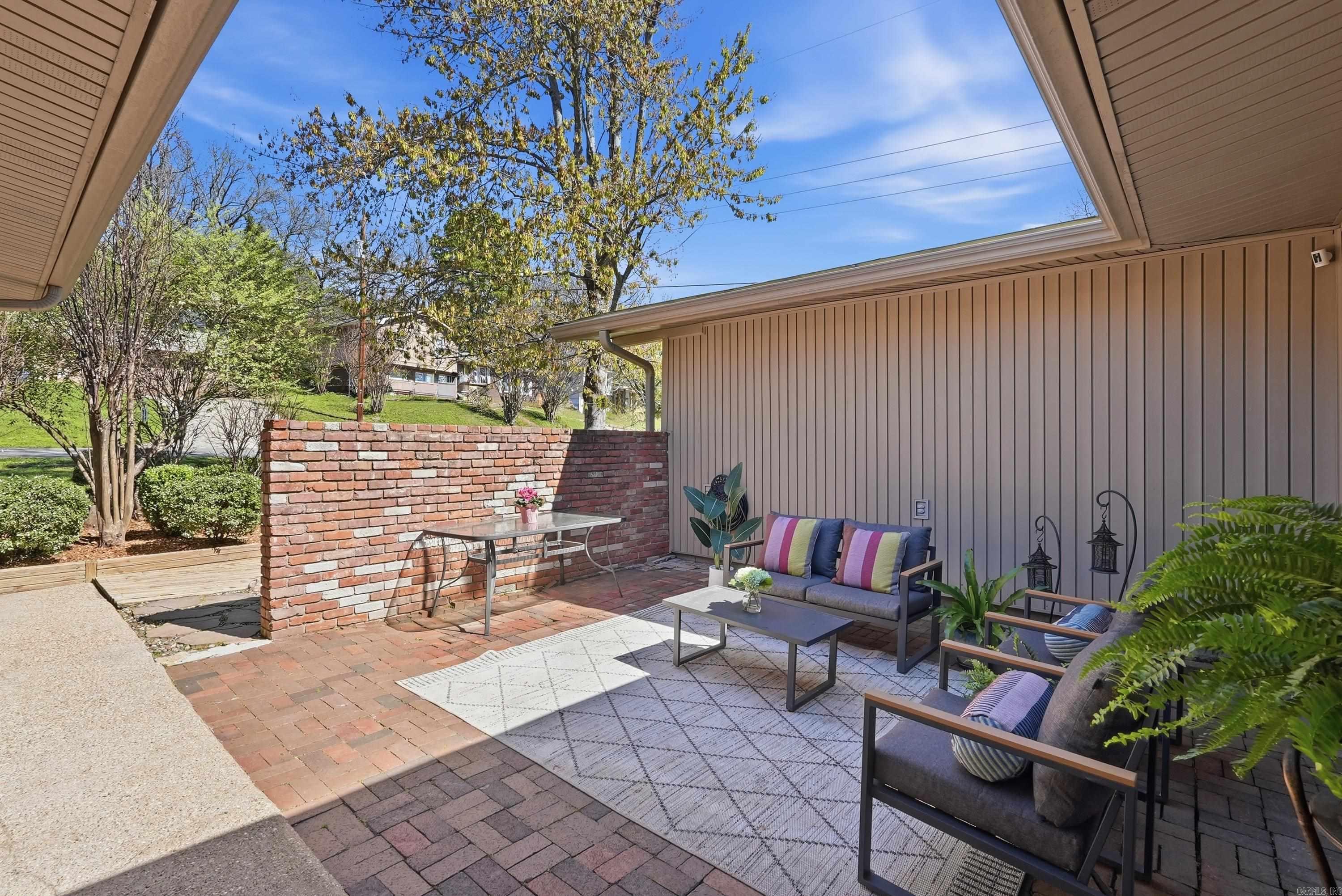 8301 Red Oak  Little Rock, AR