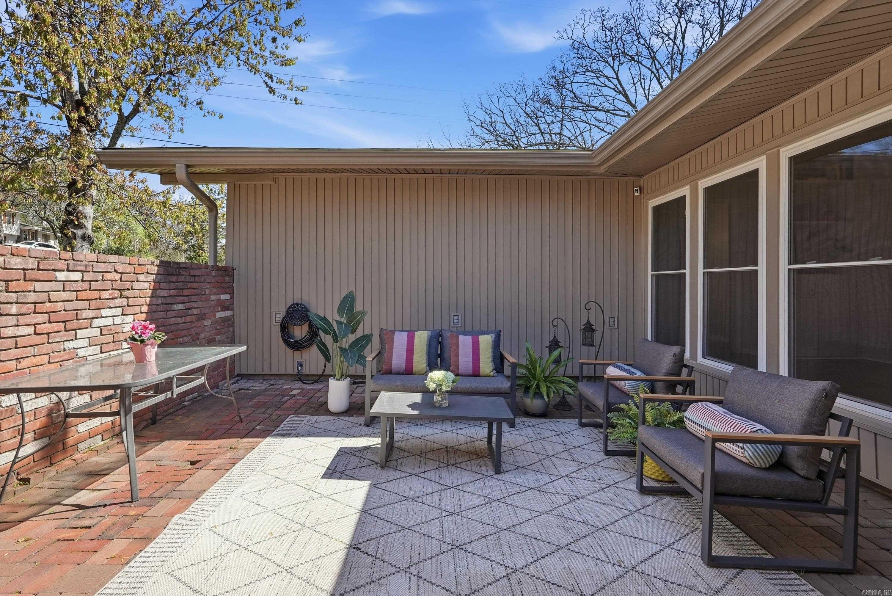 8301 Red Oak  Little Rock, AR