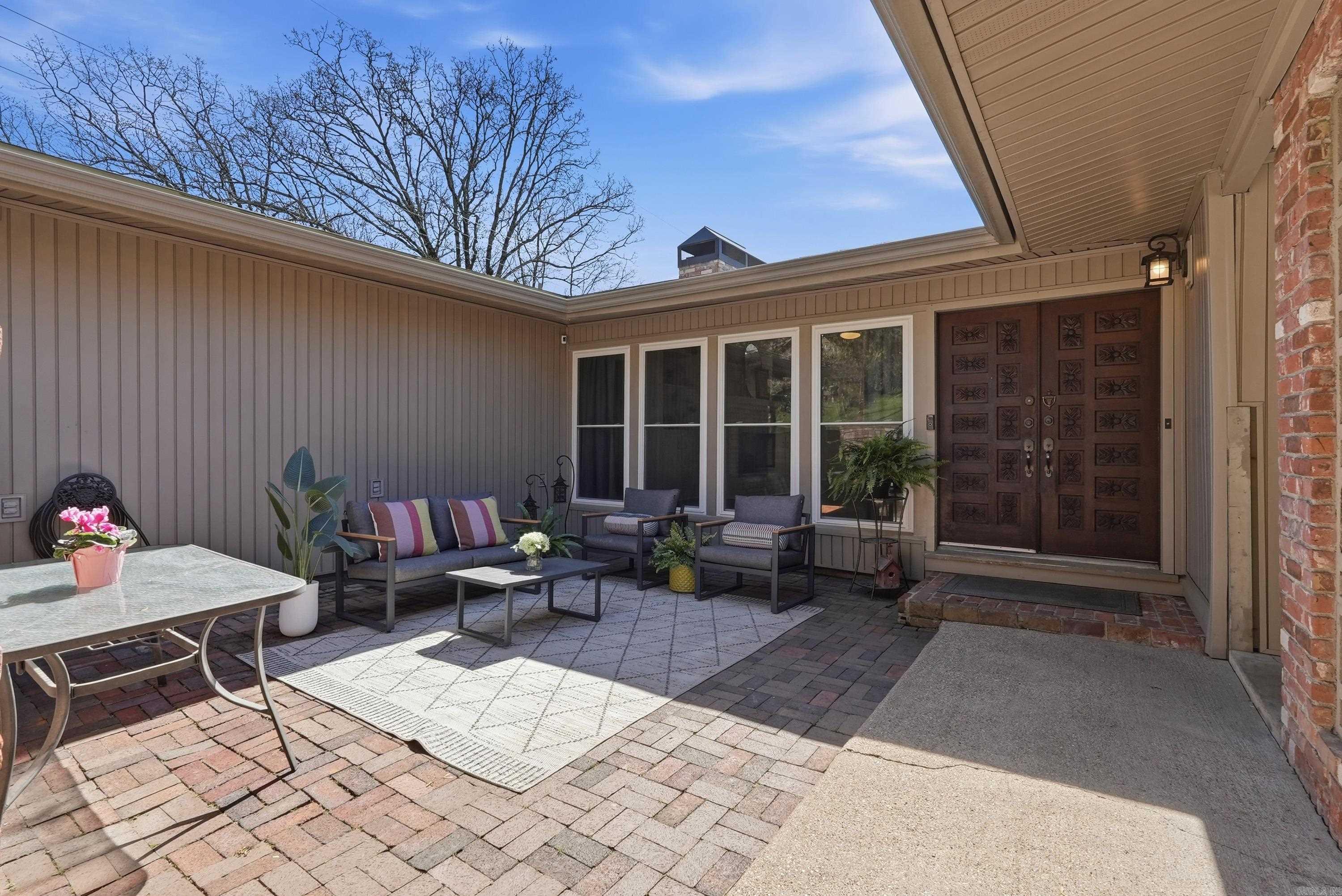 8301 Red Oak  Little Rock, AR