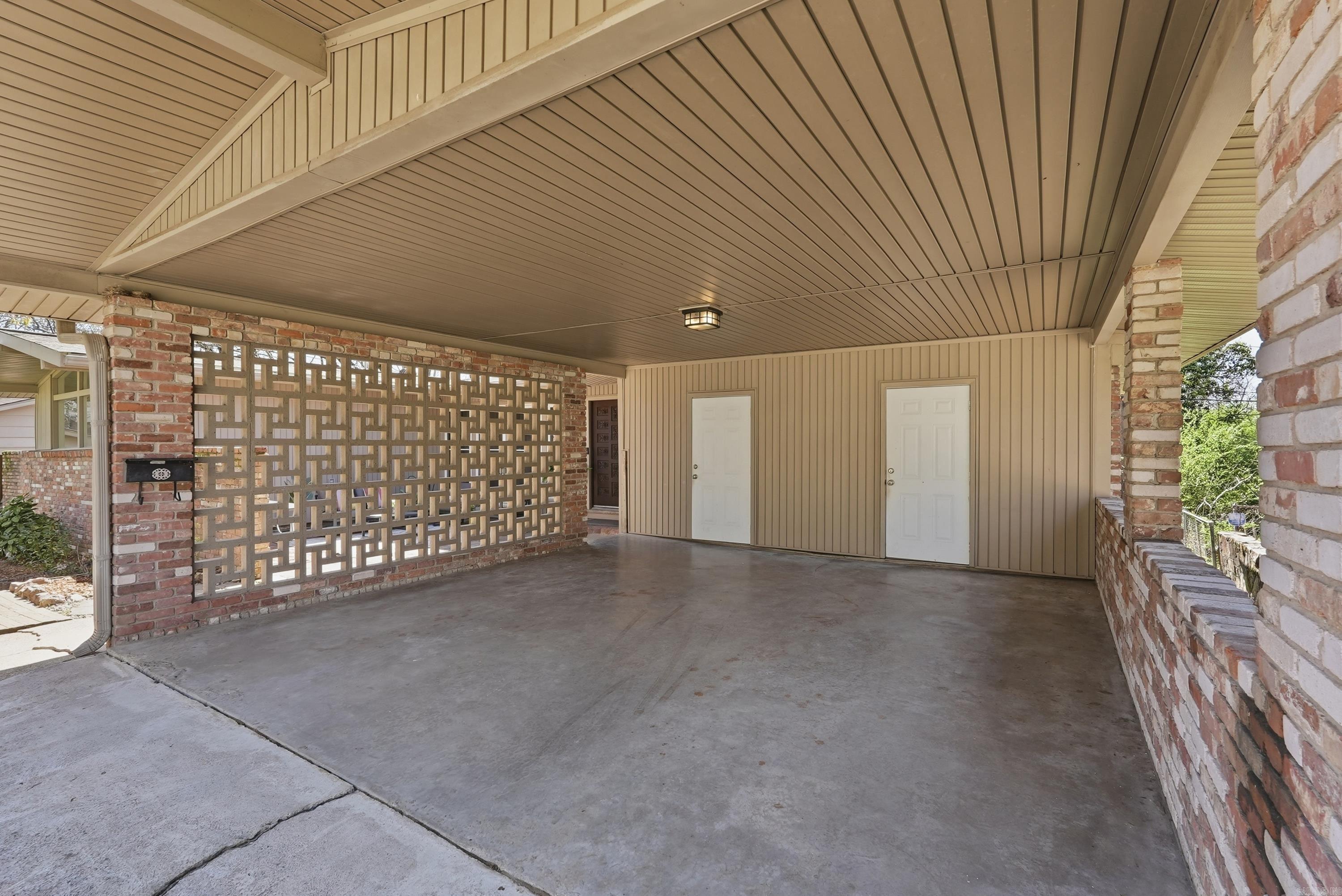 8301 Red Oak  Little Rock, AR