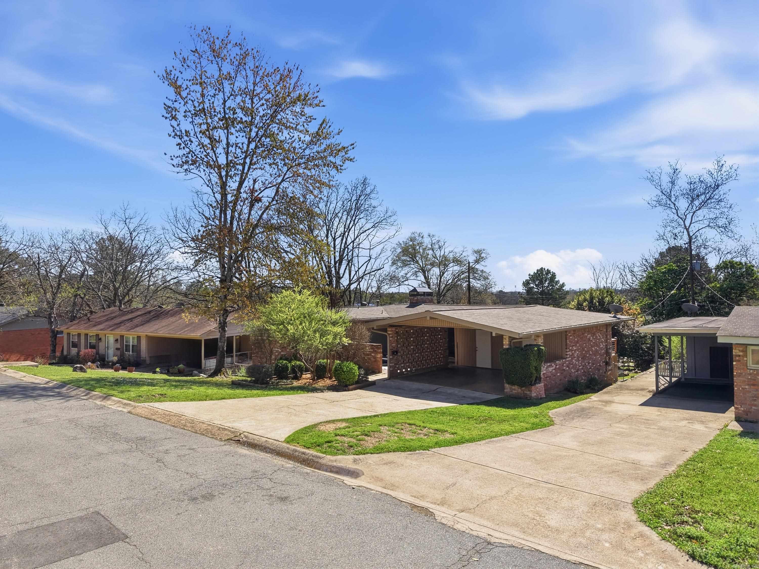 8301 Red Oak  Little Rock, AR