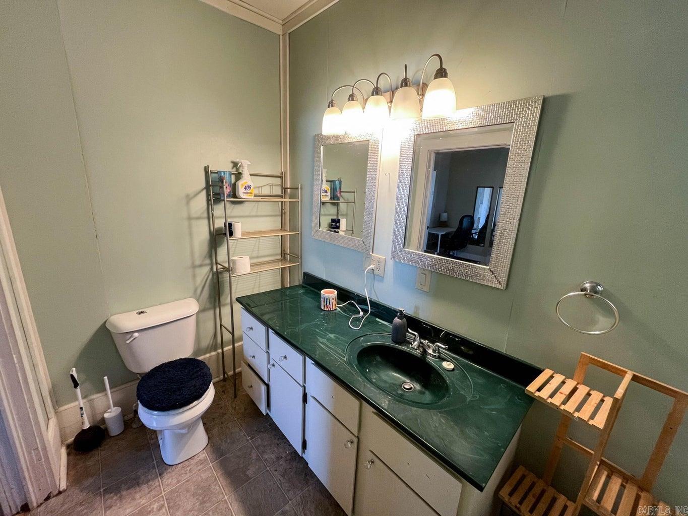 903 Vine  Thayer, MO