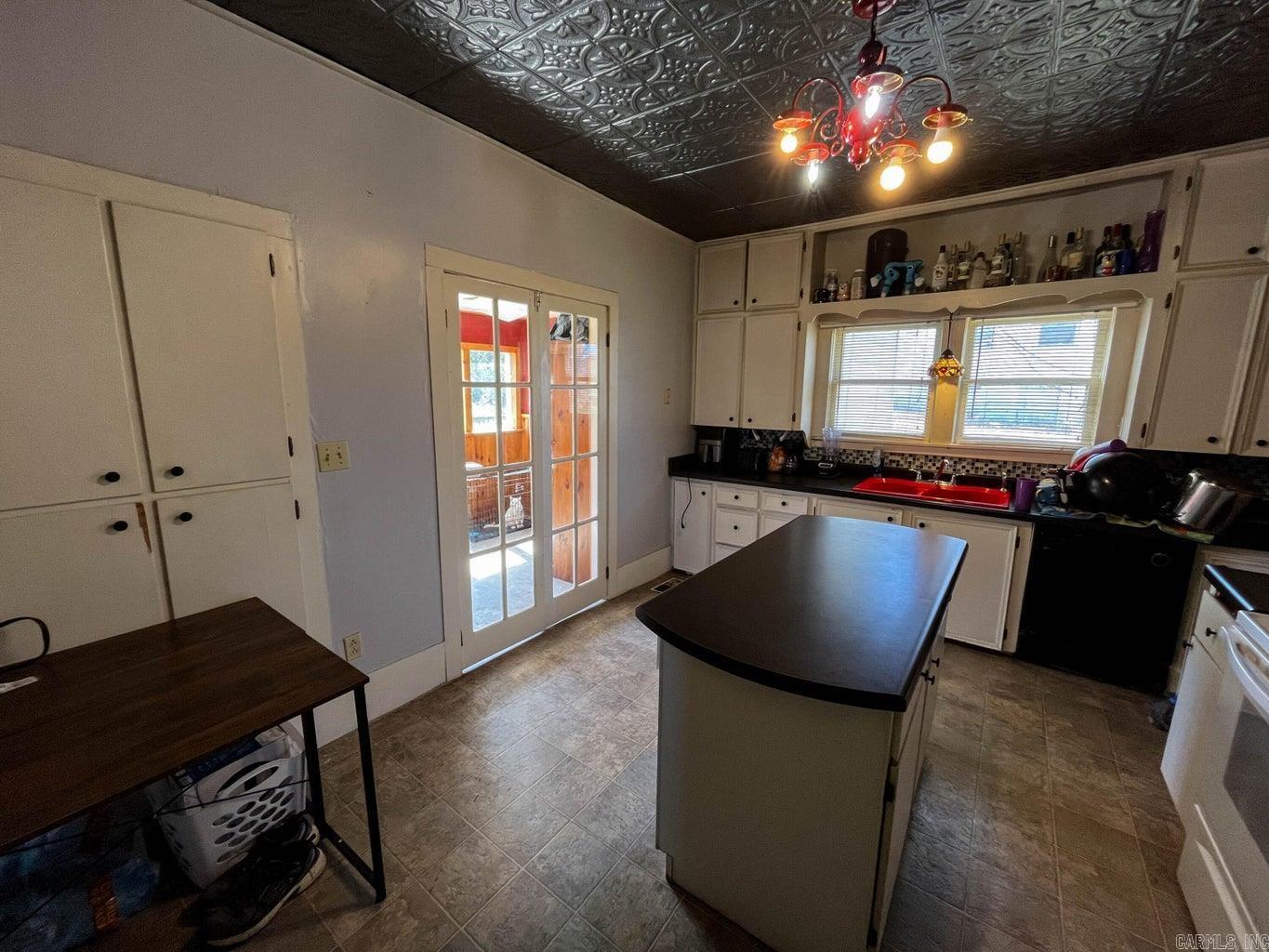 903 Vine  Thayer, MO