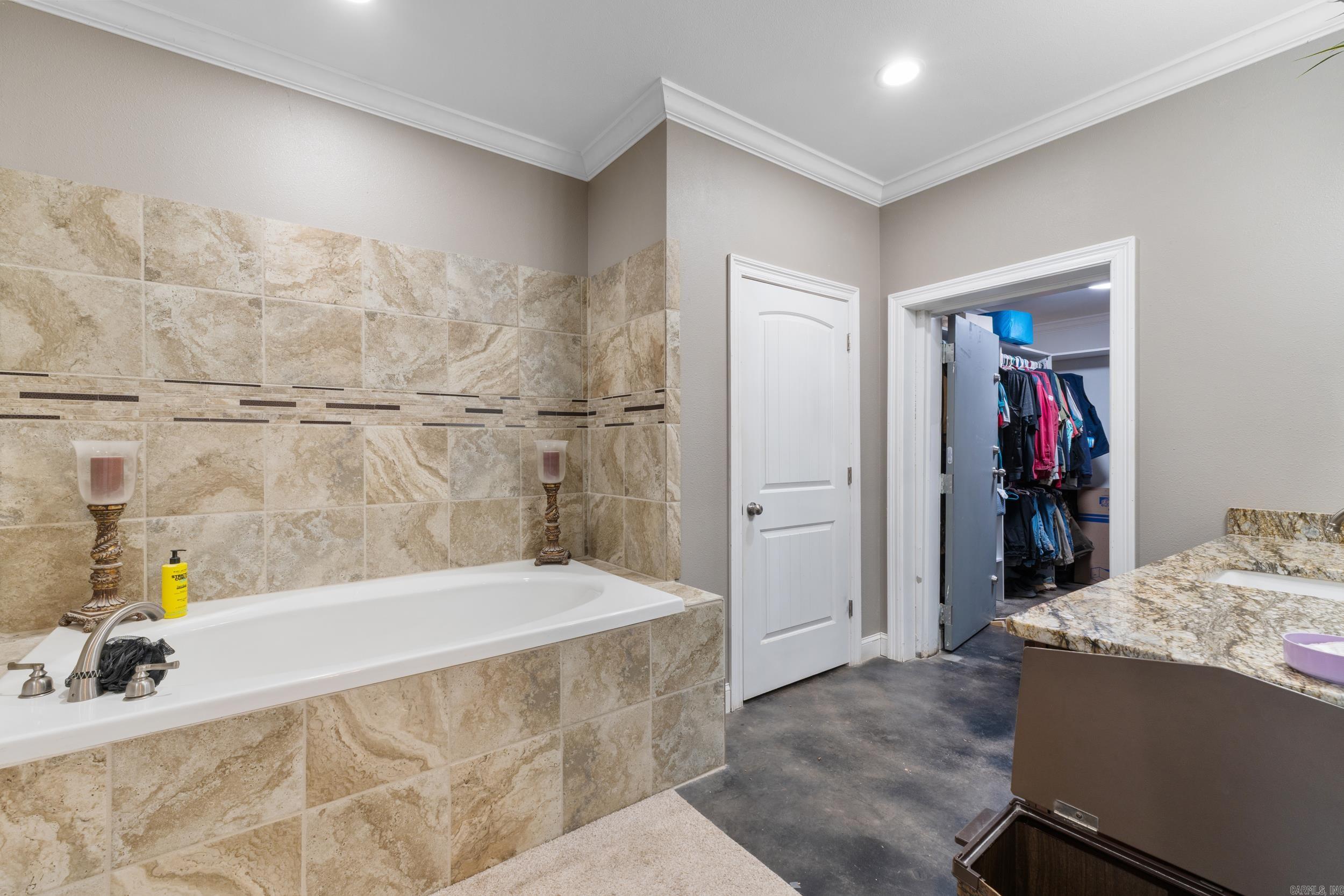 6 County Road 343  Mountain Home, AR