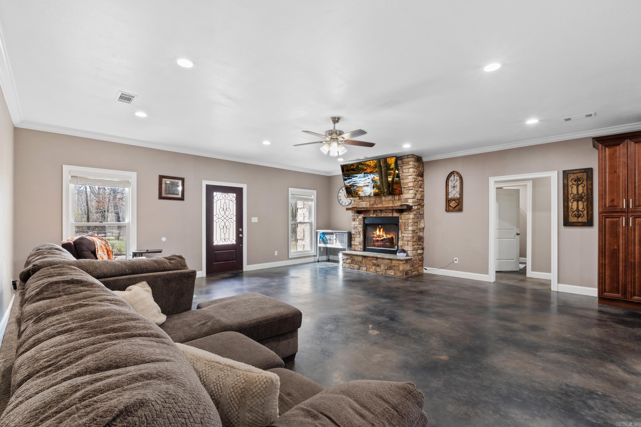 6 County Road 343  Mountain Home, AR