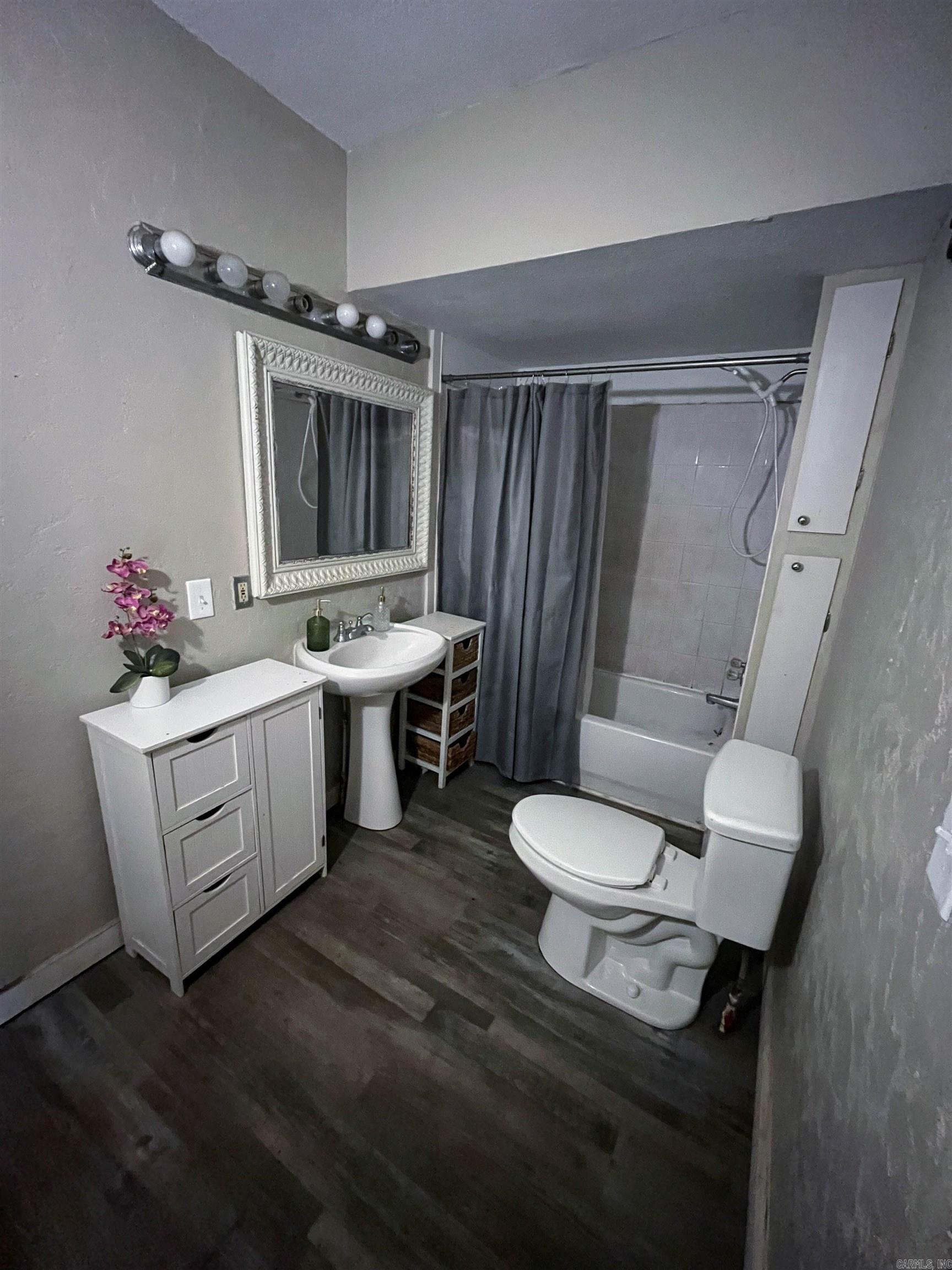 695 Summit  Mammoth Spring, AR