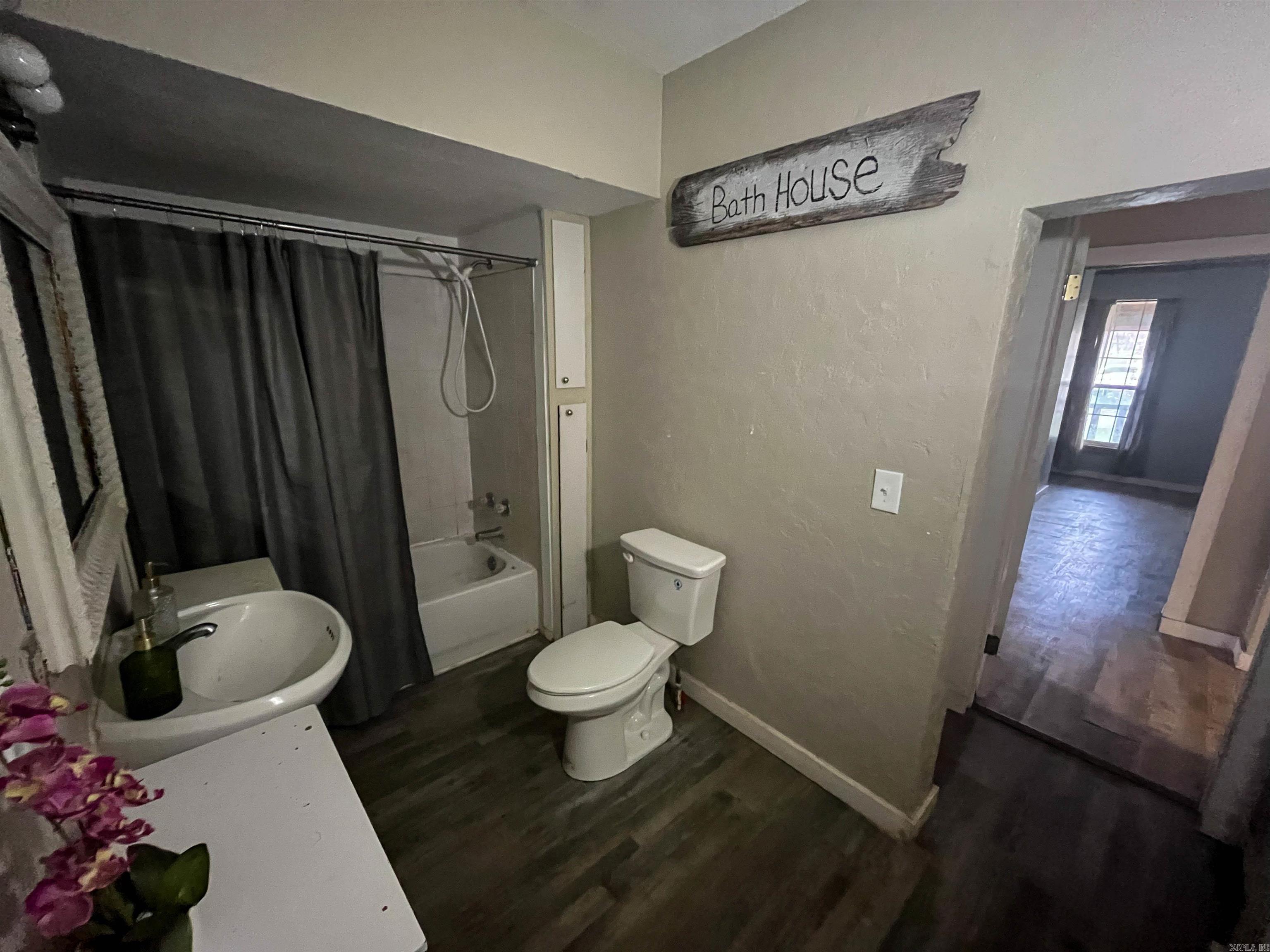 695 Summit  Mammoth Spring, AR