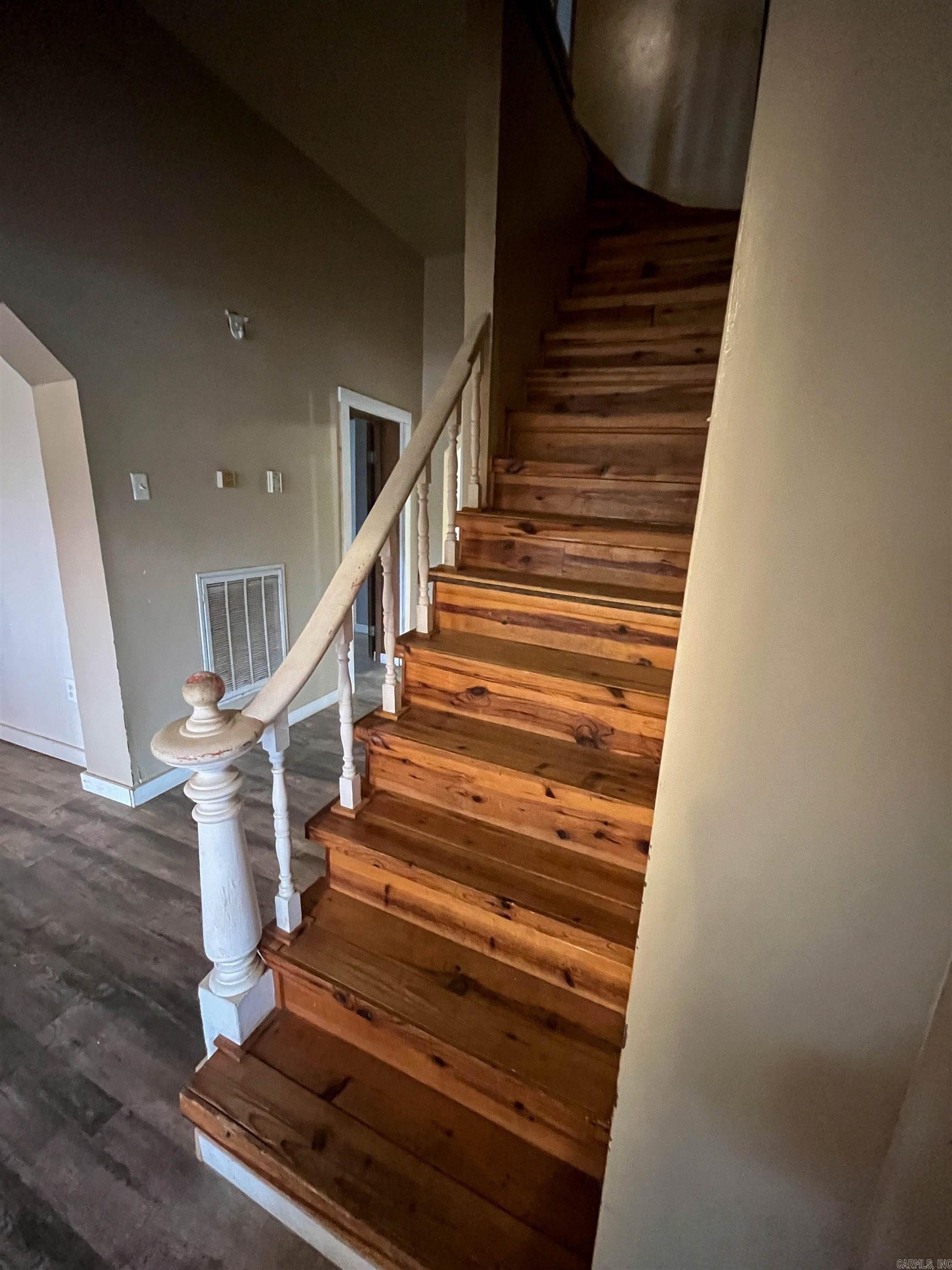 695 Summit  Mammoth Spring, AR