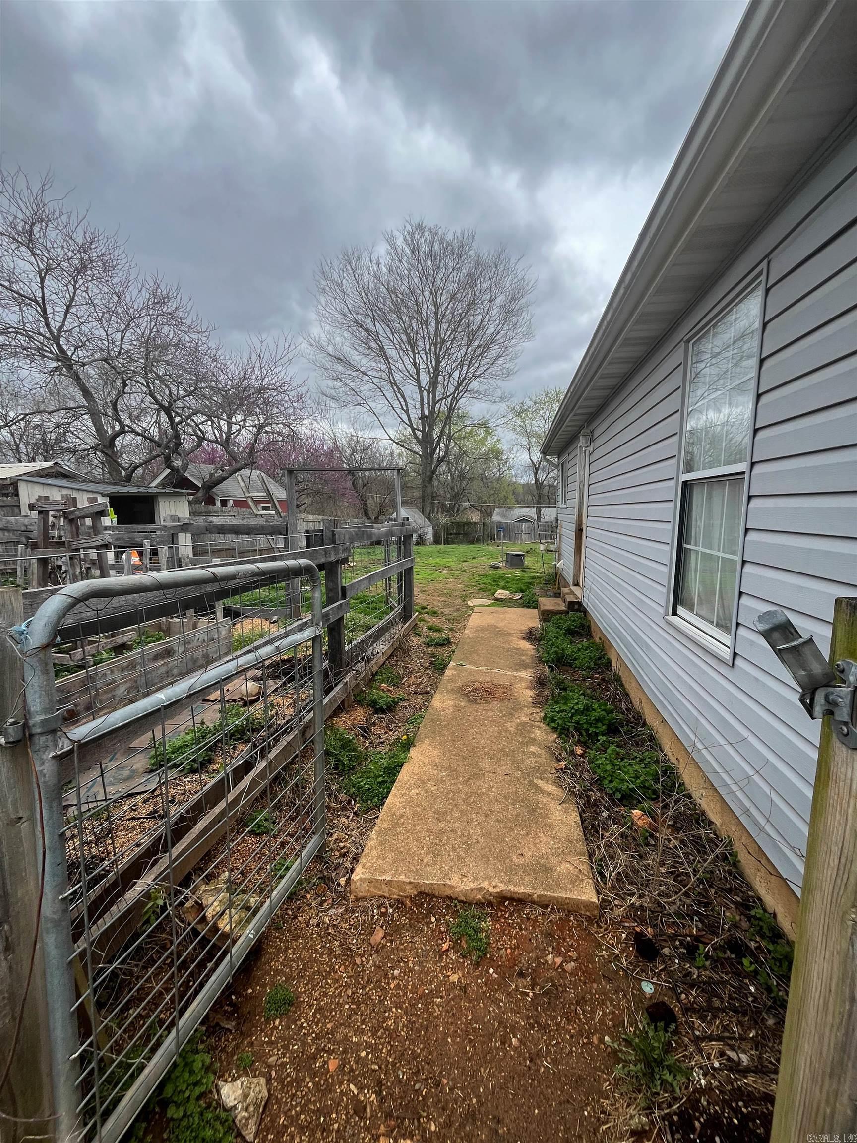 695 Summit  Mammoth Spring, AR