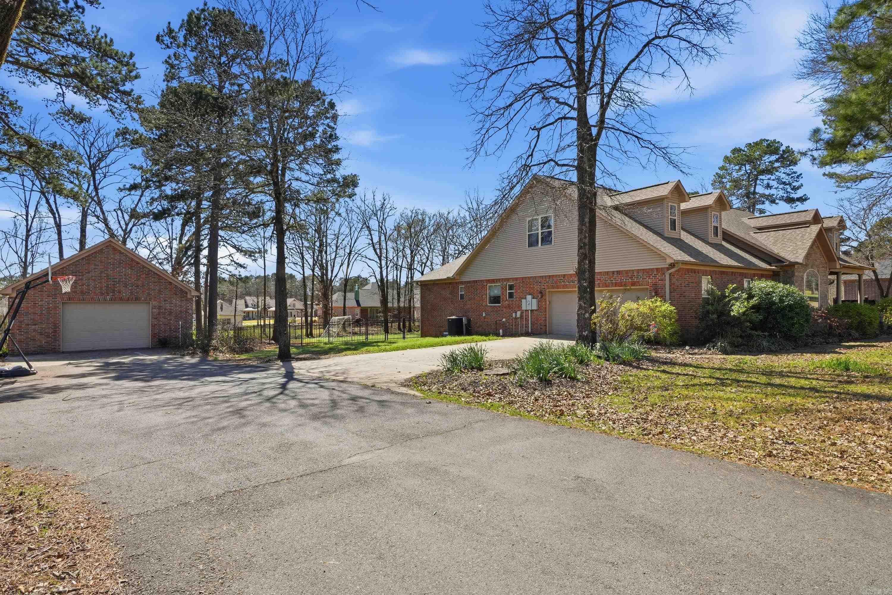 2835 Glohaven  Conway, AR