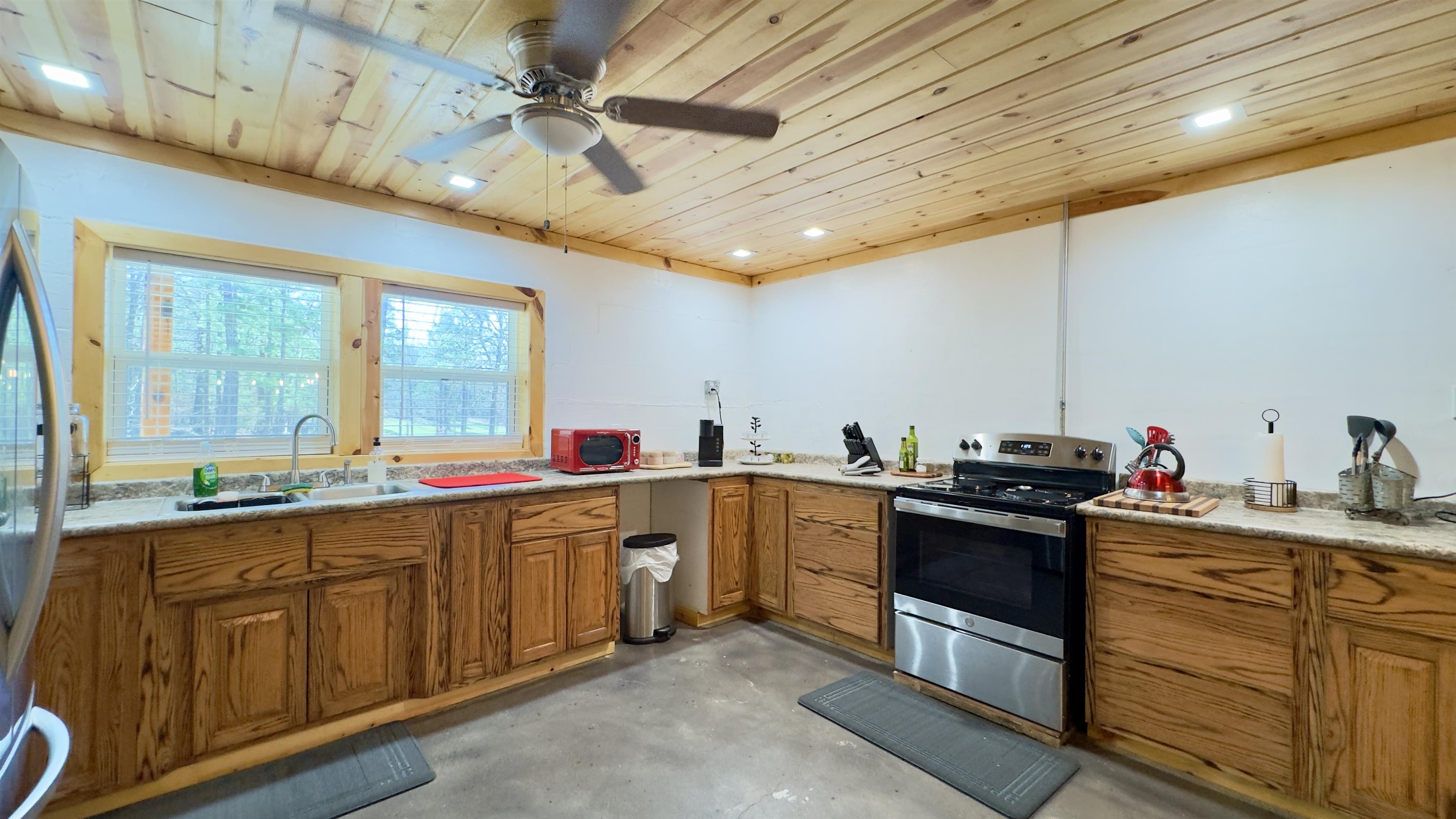 298 Red Lamb  Melbourne, AR